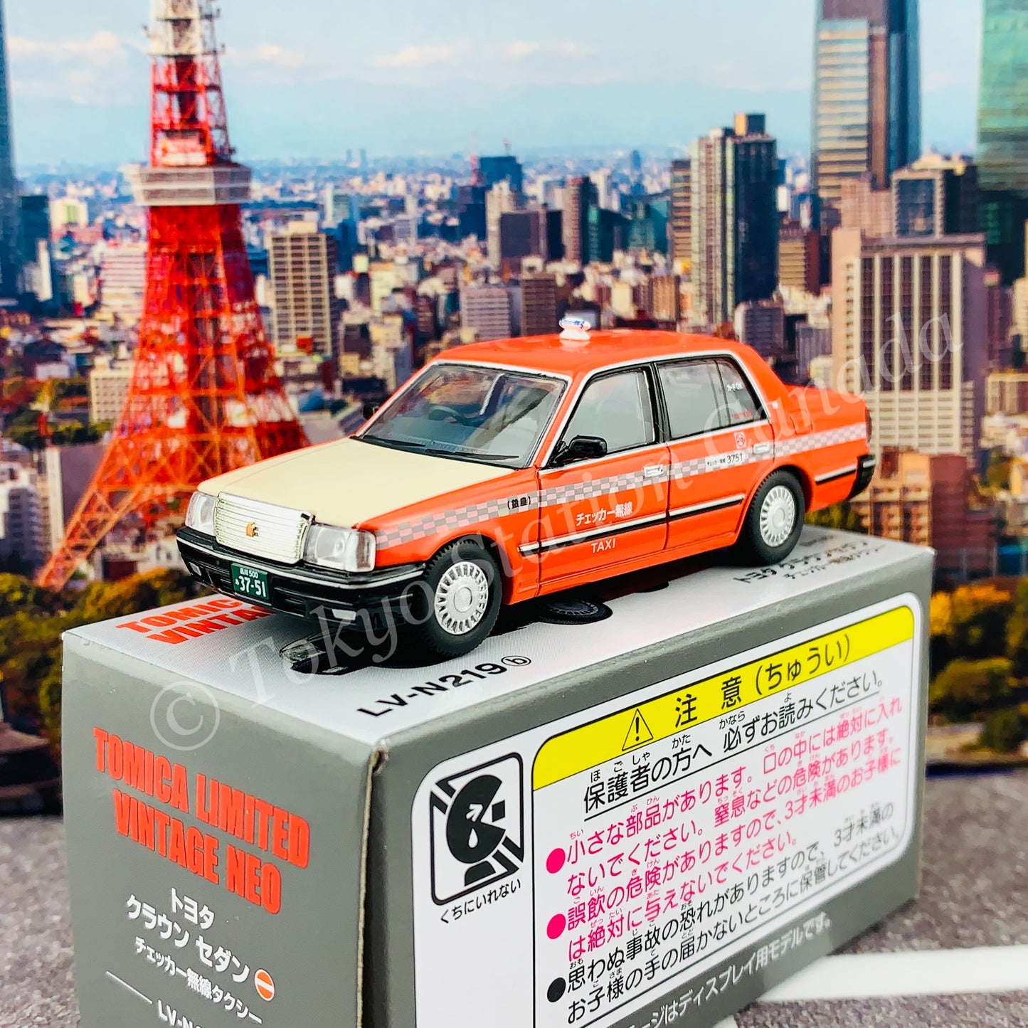 Tomytec Tomica Limited Vintage Neo 1/64 Toyota Crown Sedan Taxi (Checker Cab) LV-N219b