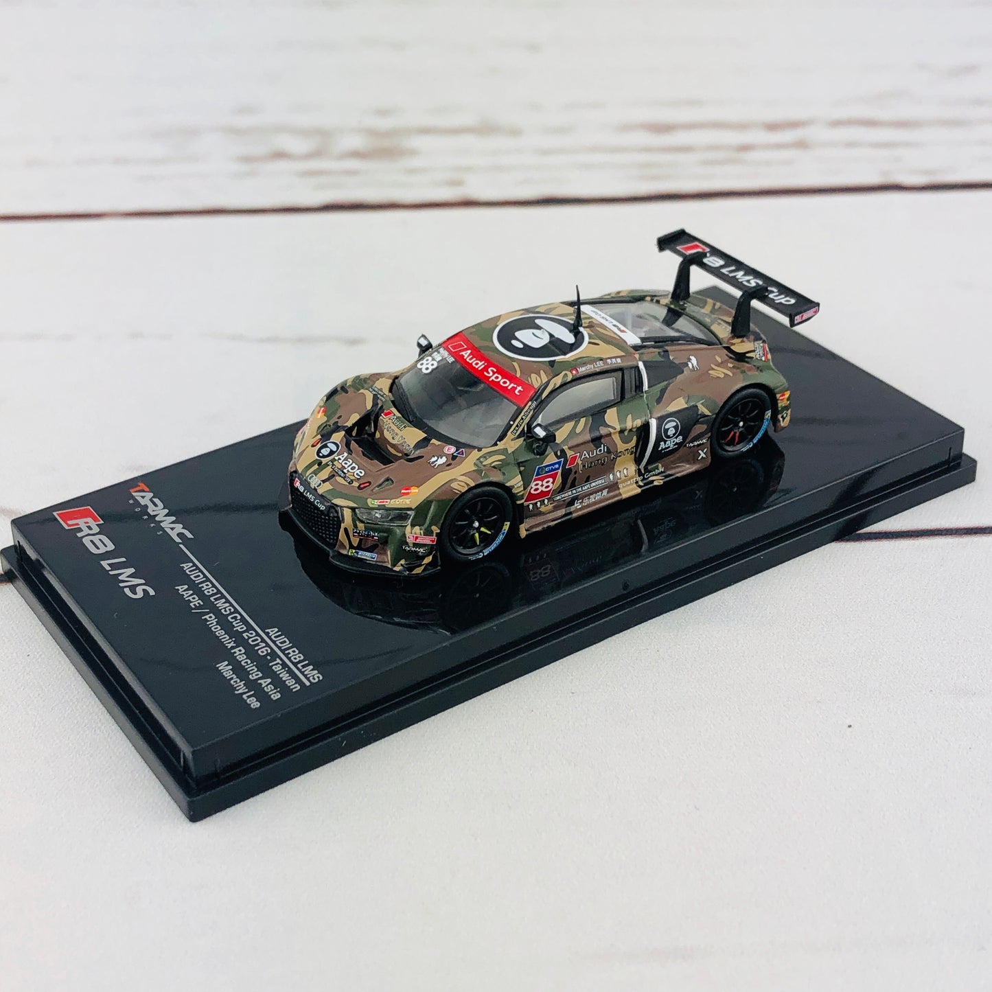 Tarmac Works 1/64 Audi R8 LMS - Audi R8 LMS Cup 2016-Taiwan AAPE / Phoenix Racing Asia - Marchy Lee