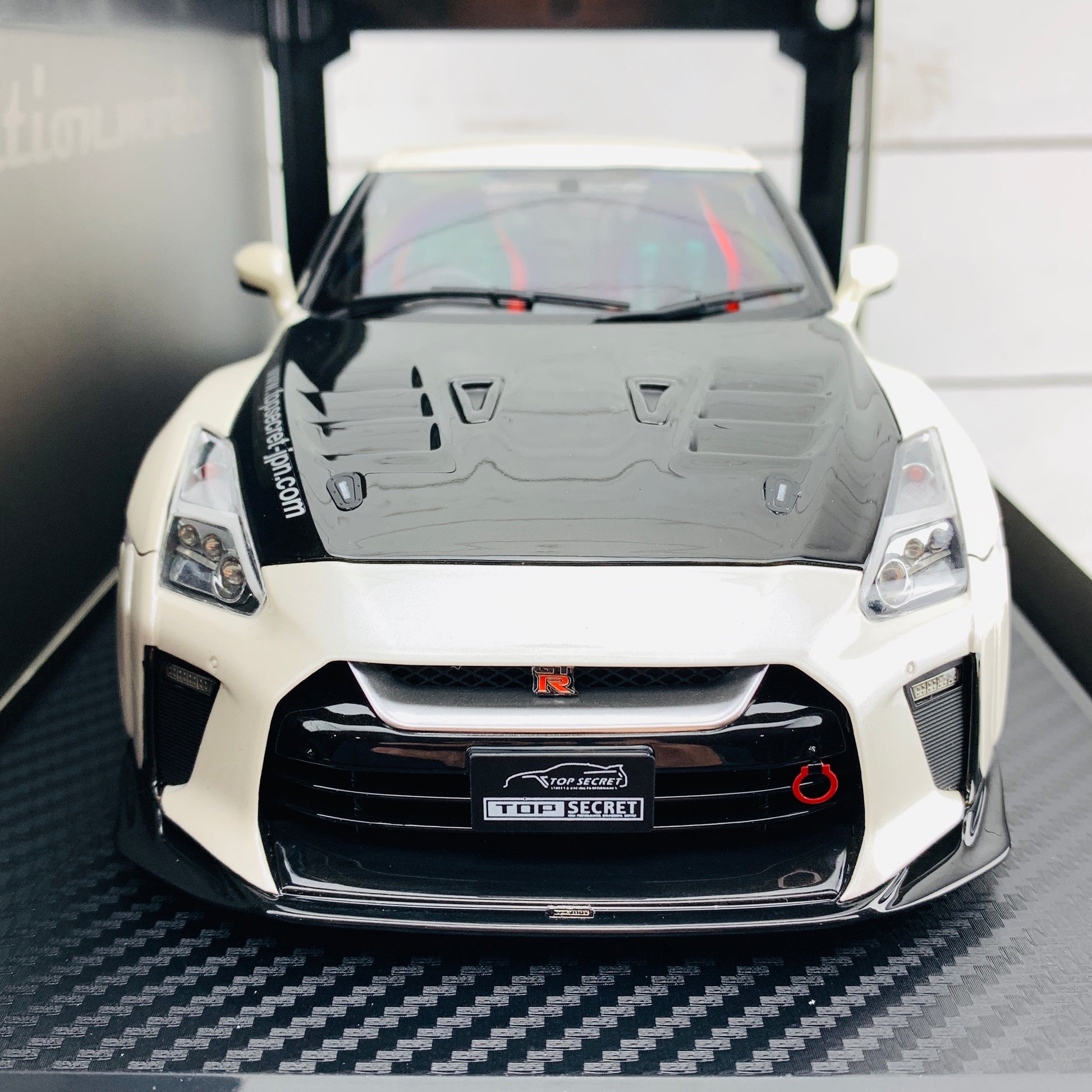 Ignition Model 1/18 TOP SECRET Nissan GTR R35 White Pearl IG1537