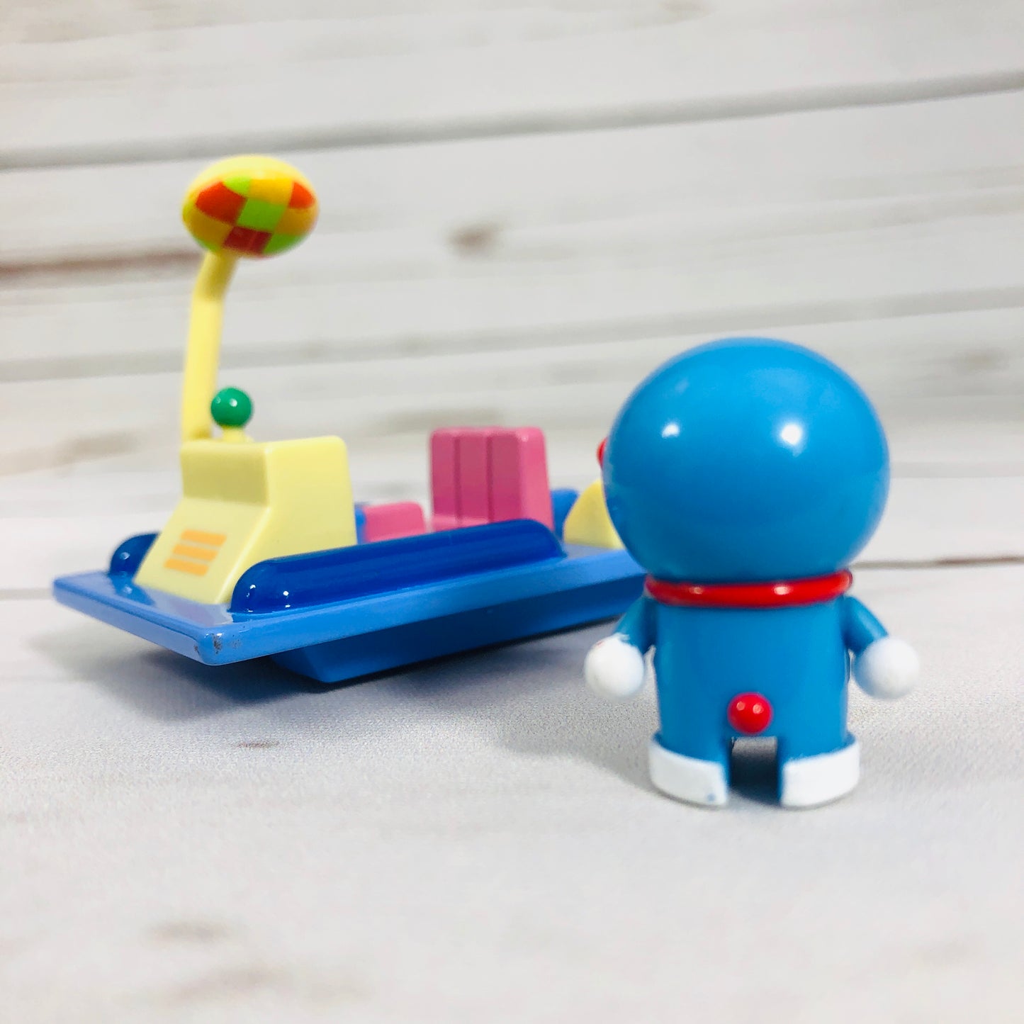 Dream TOMICA RIDE ON R04 Doraemon X time Machine