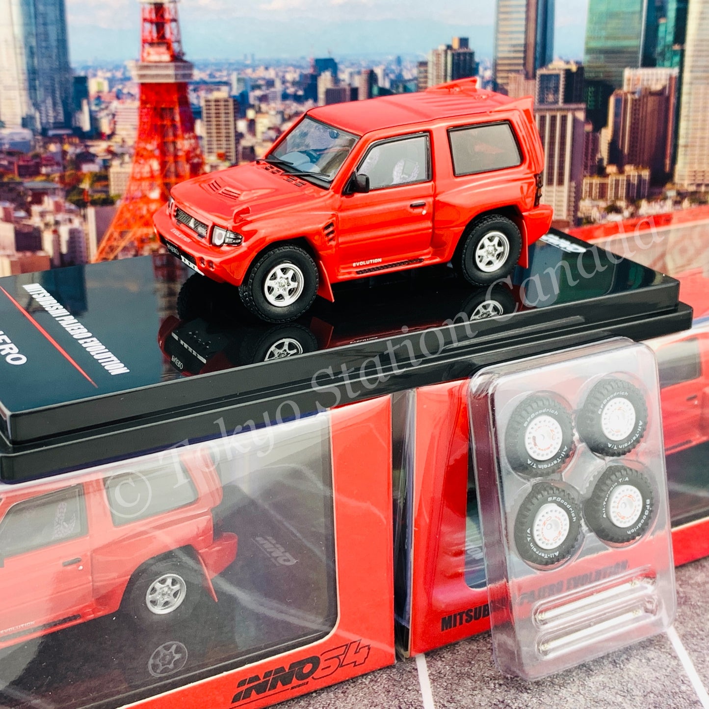 INNO64 1/64 MITSUBISHI PAJERO EVOLUTION Red With Extra Wheels IN64-EVOP-RED