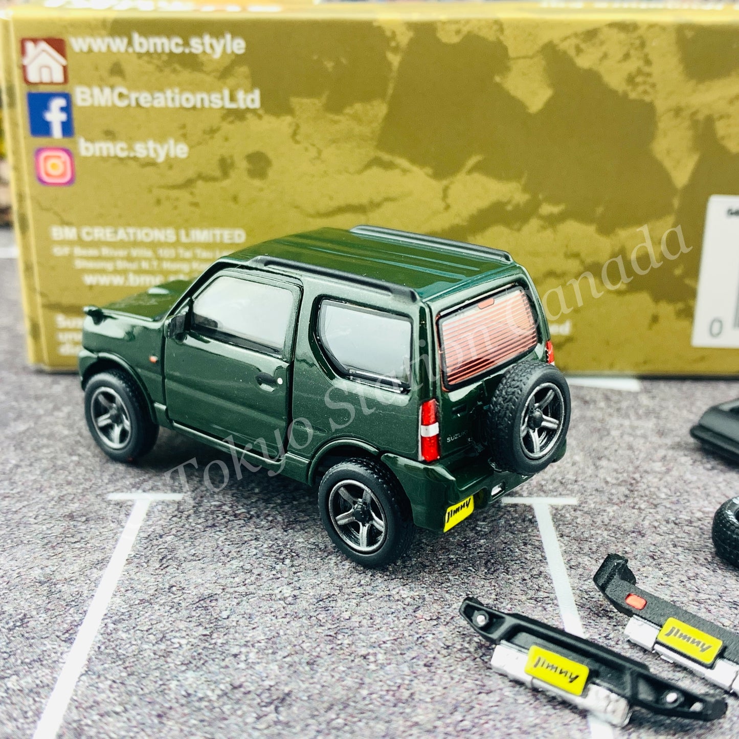 BM CREATIONS JUNIOR 1/64 Suzuki Jimny JB23 DARK GREEN RHD (With Offroad Package) 64B0068