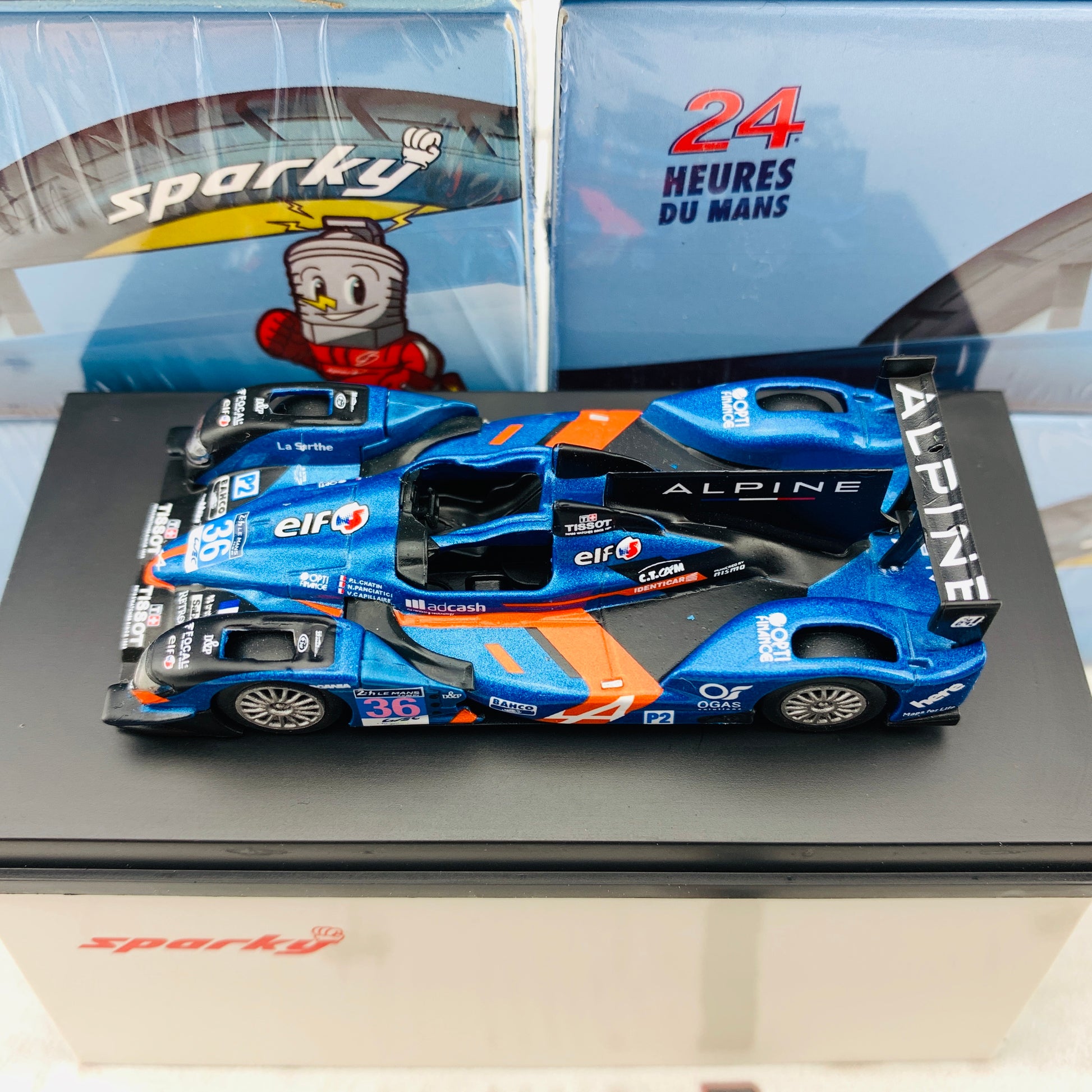 Sparky 1/64 ALPINE A450B NO.36 SIGNATECH ALPINE 24H LE MANS 2015 N. PANCIATICI - P.-L. CHATIN - V. CAPILLAIRE Y090