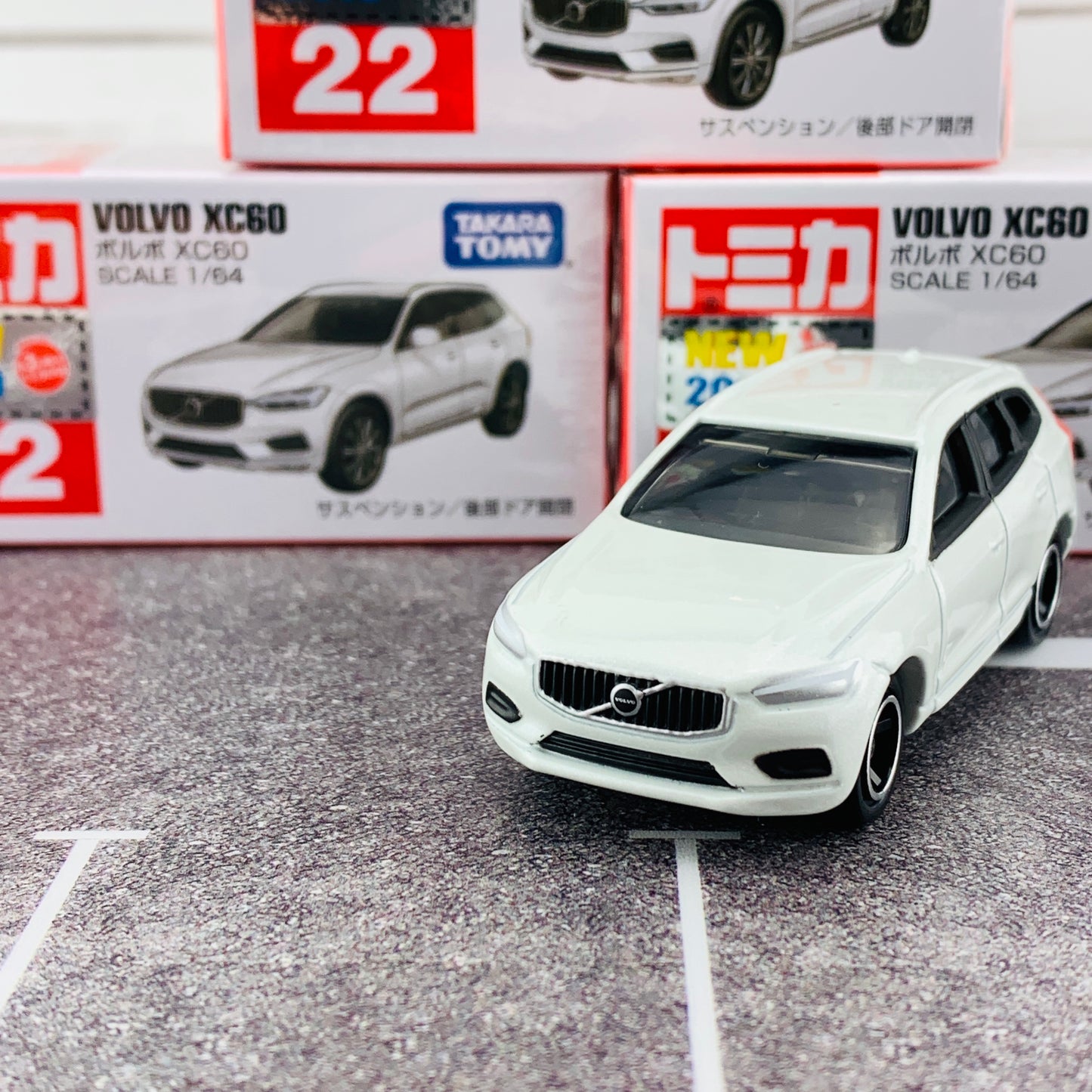 TOMICA 22 Volvo XC60