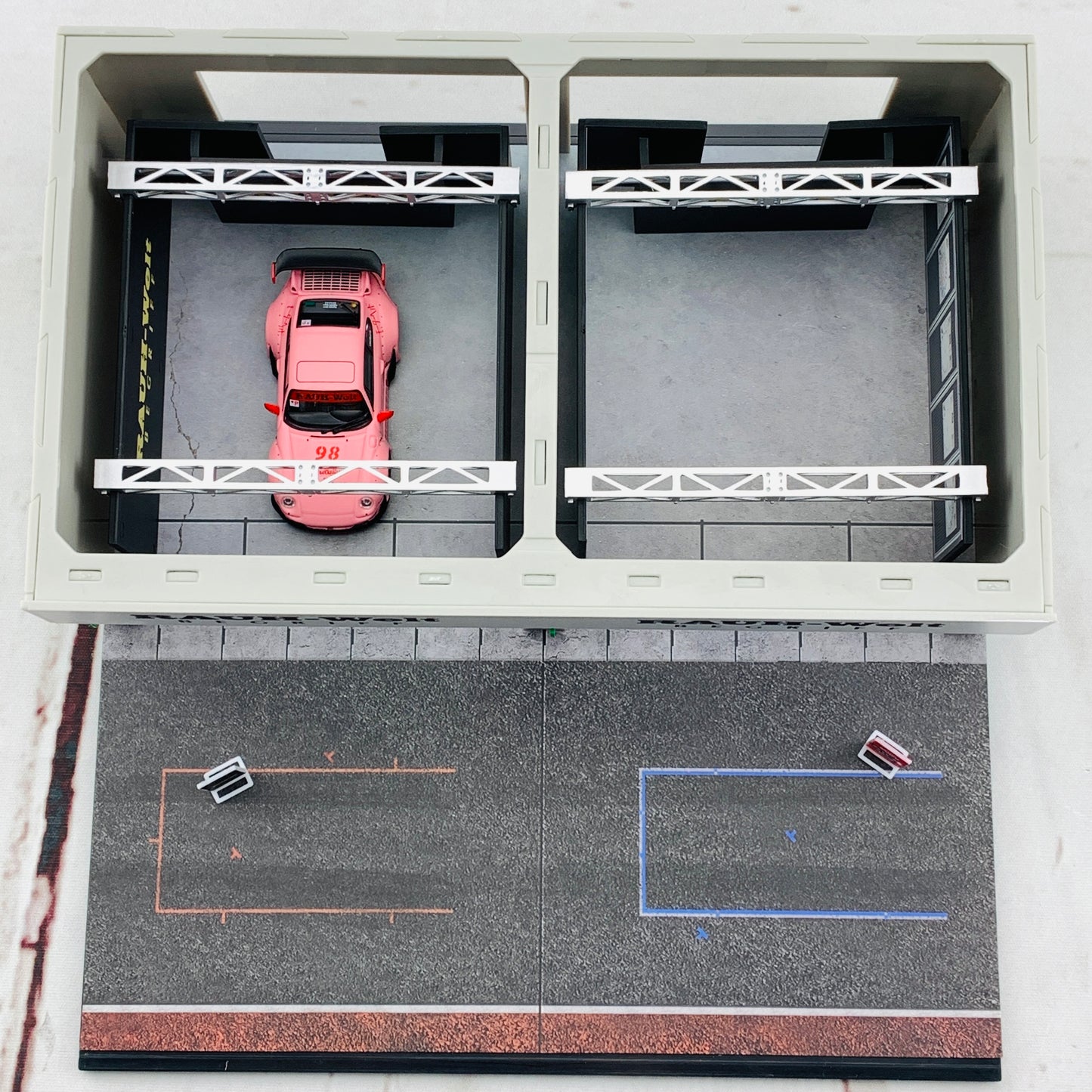 Tarmac Works 1/64 Pit Garage Diorama - RWB - PART64 T64D-001-RWB Includes exclusive model T64-017-HO RWB 993 HootersTarmac Works 1/64 Pit Garage Diorama - RWB - PART64 T64D-001-RWB Includes exclusive model T64-017-HO RWB 993 Hooters