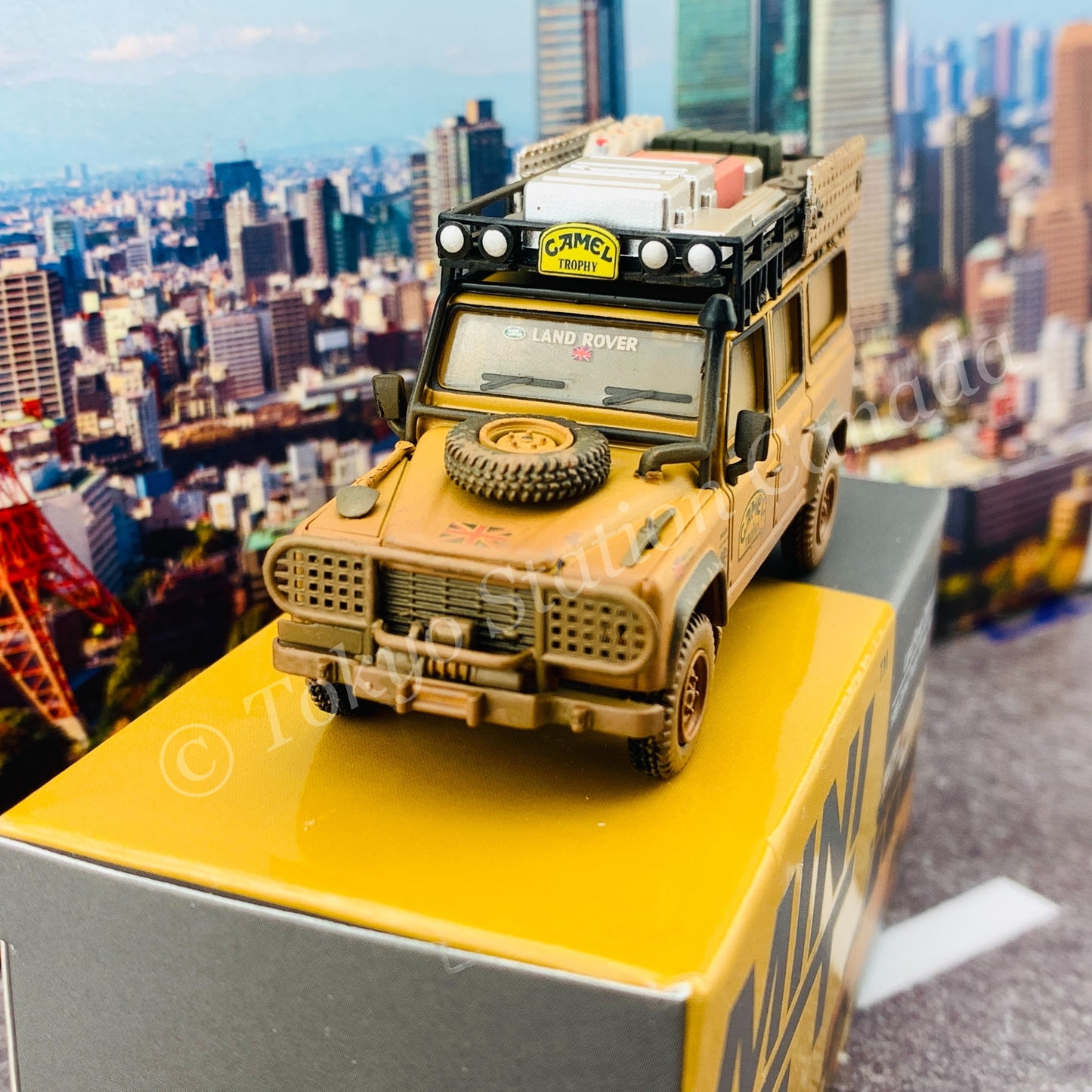 MINI GT 1/64 Land Rover Defender 110 (1989 Camel Trophy Winner Team UK) RHD MGT00221-R