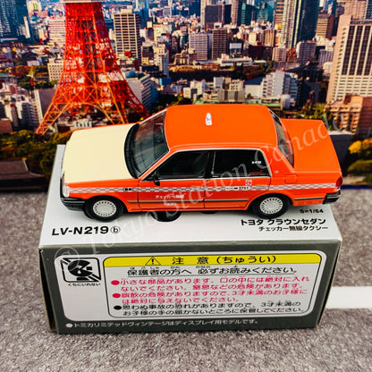 Tomytec Tomica Limited Vintage Neo 1/64 Toyota Crown Sedan Taxi (Checker Cab) LV-N219b