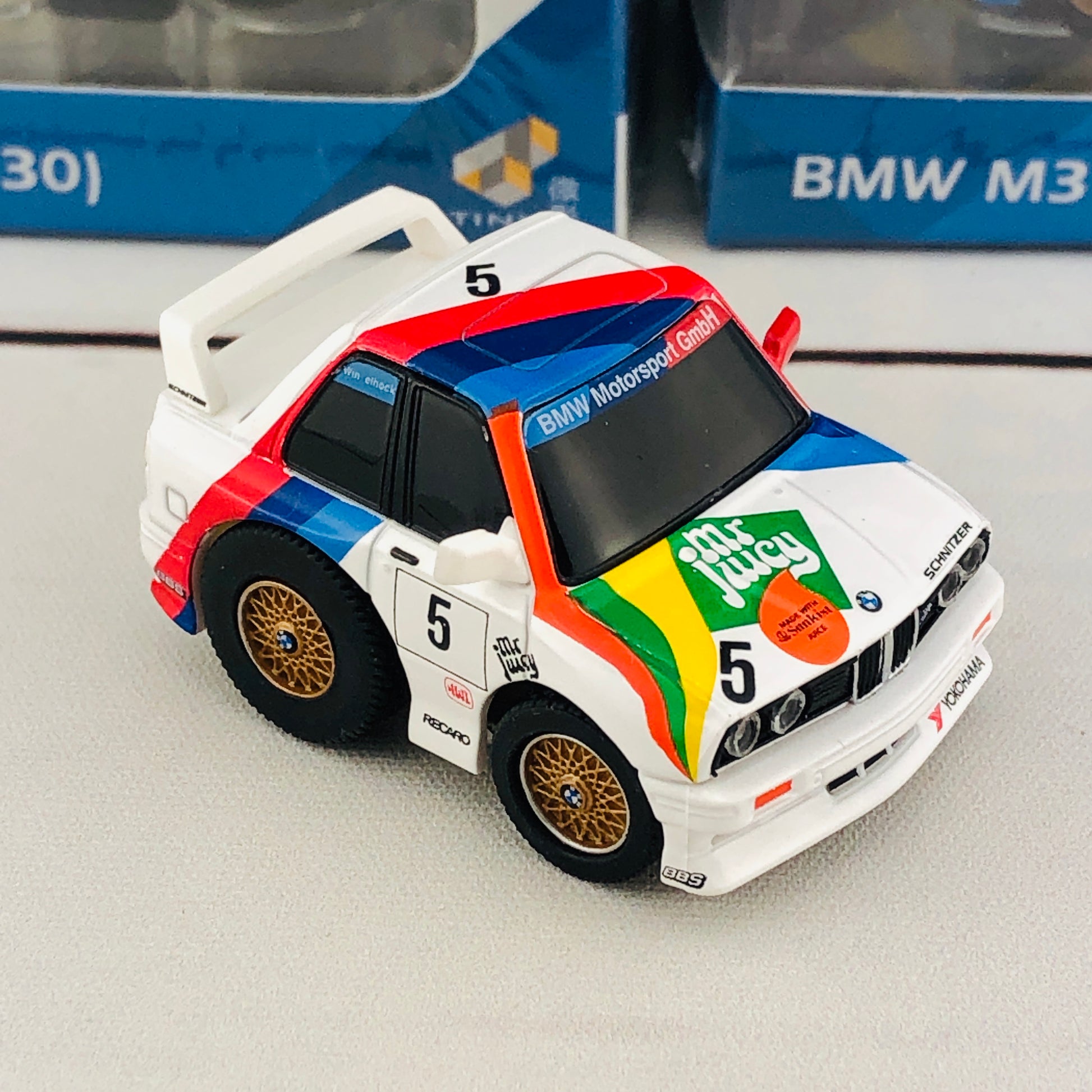 Tiny Q Pro-Series 04 - BMW M3 E30 (No.5 Mr Juicy) TinyQ-04-S3