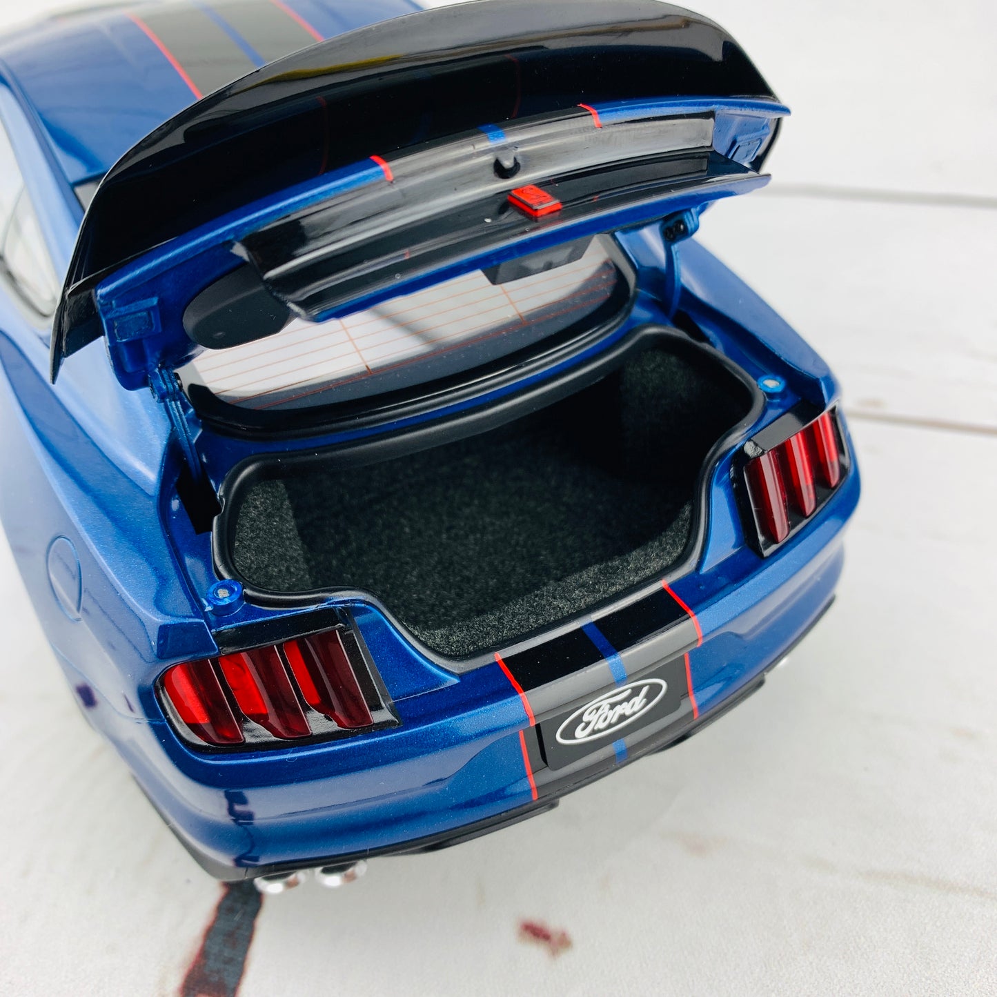 AUTOart 1/18 Ford Shelby GT-350R Lighting Blue 72933