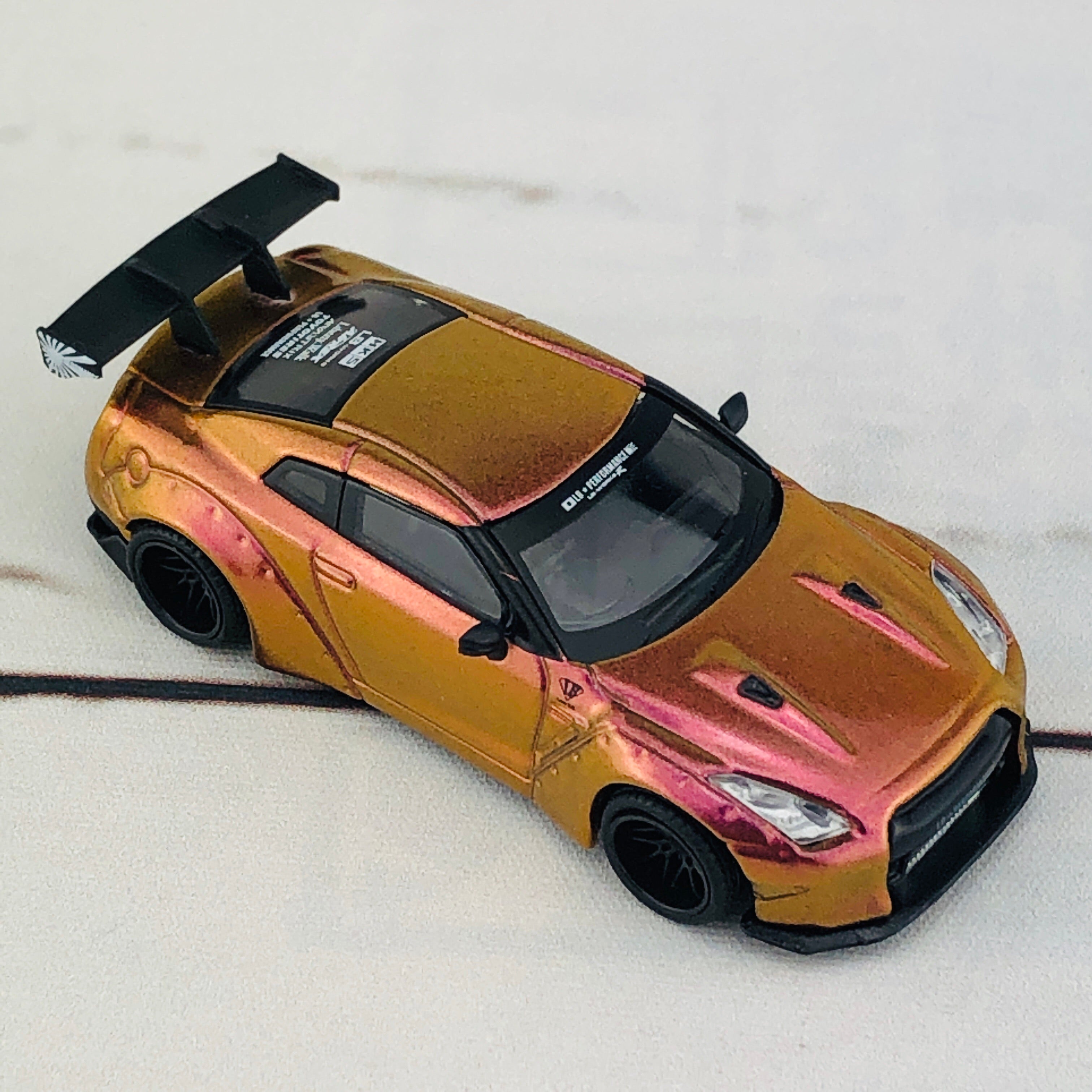 MINI GT LIBERTYWALK LB☆WORKS Nissan GTR (R35) Magic Bronze RHD