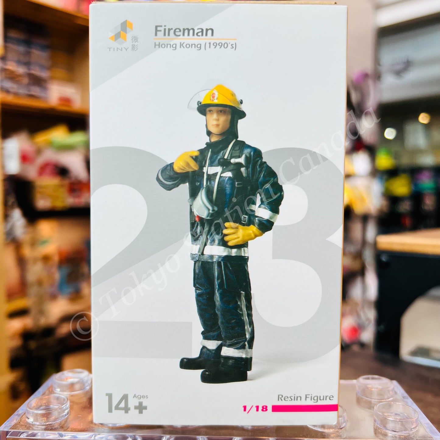 TINY 微影 1/18 Resin Figure 23 Fireman Hong Kong 1990's ATRF18029
