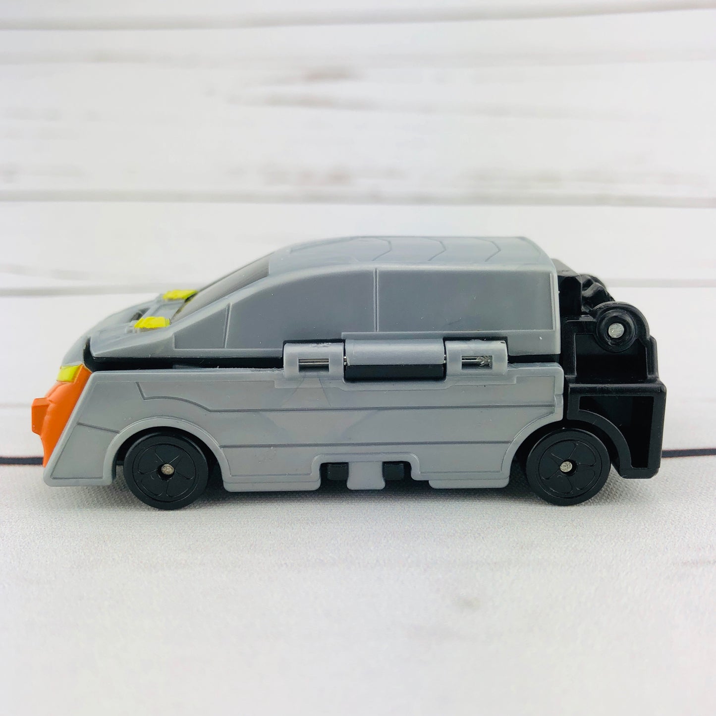 BANDAI Ultra Party Guardians e-NV200