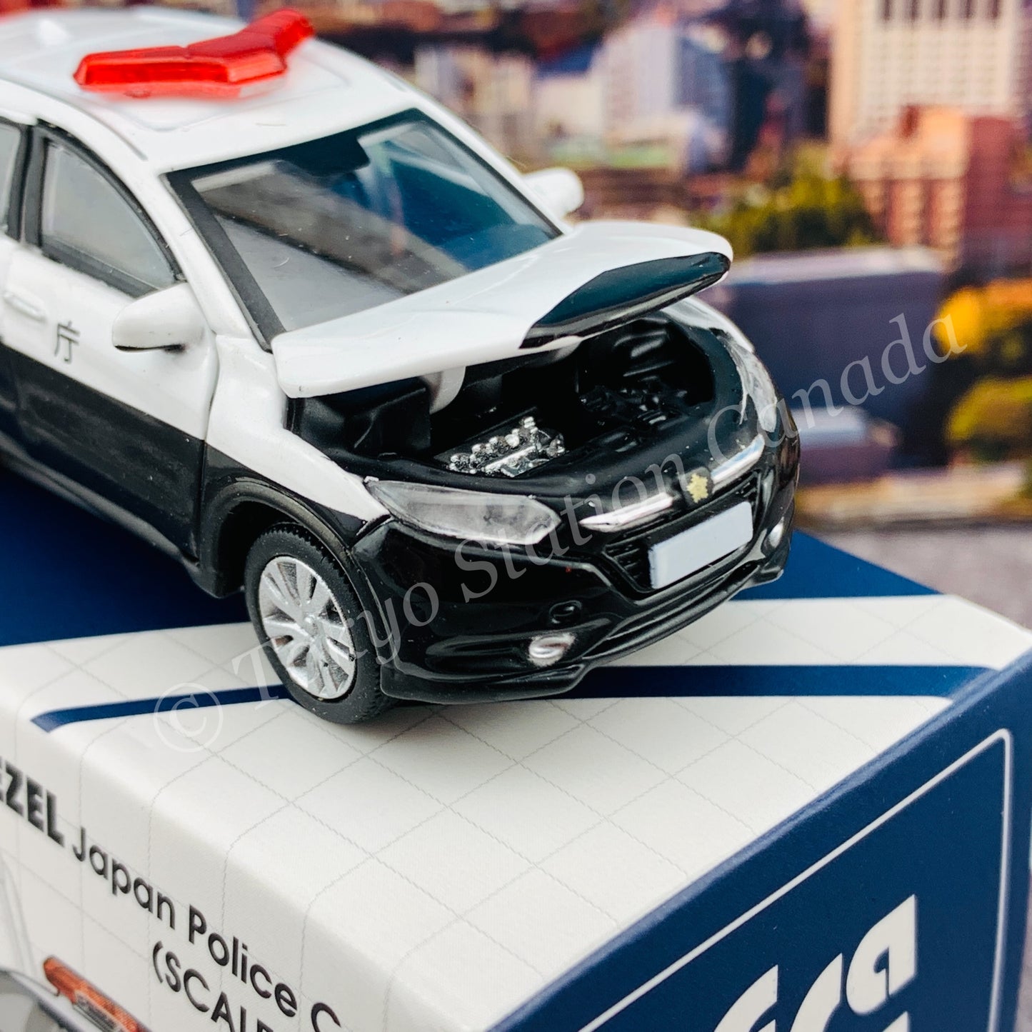 ERA CAR 1/64 54 Honda Vezel Japan Police with Traffic Police Officer Figure 4897099931584