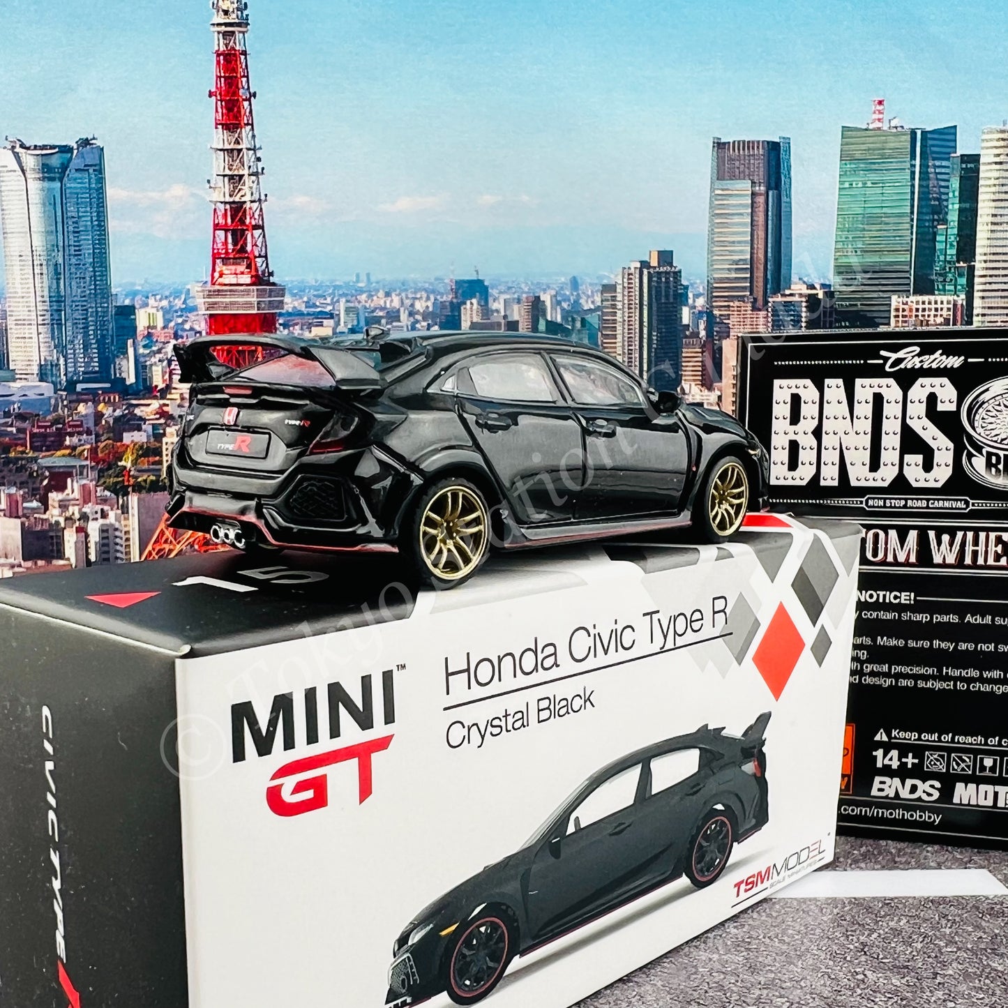 MINI GT 1/64 Honda Civic Type R (FK8) Crystal Black LHD with BNDS BC26405-RB wheels