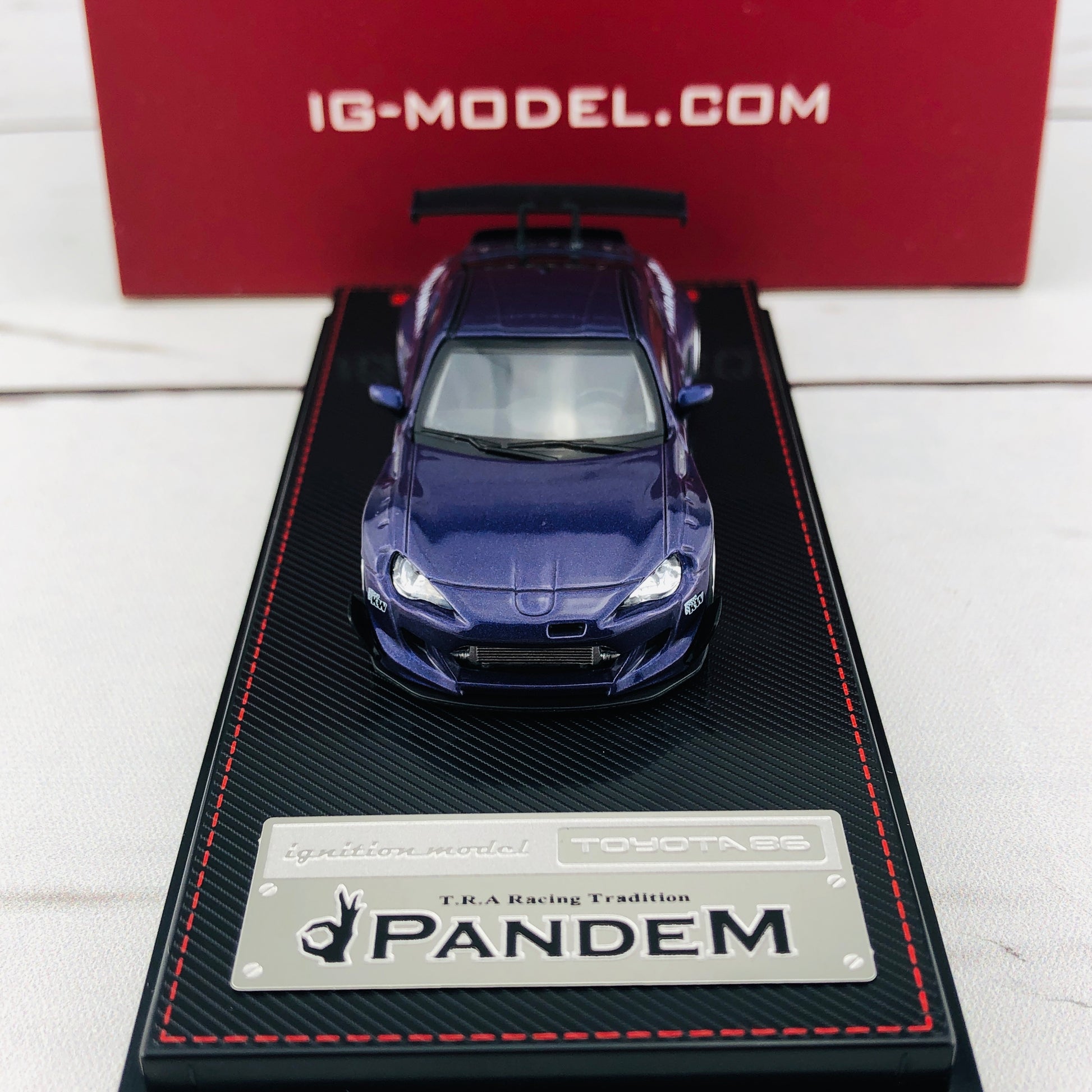 Ignition Model 1/64 Pandem Toyota 86 V3 Purple Metallic 1755