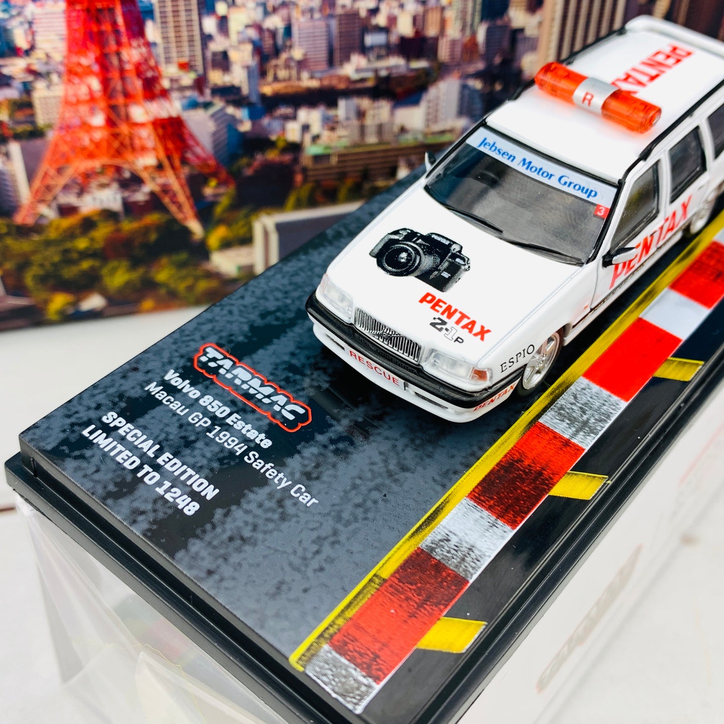 Tarmac Works 1/64 Volvo 850 Estate Macau GP 1994 Safety Car - Macau GP 2020 Special Edition - HOBBY64 T64-039-MGPSC