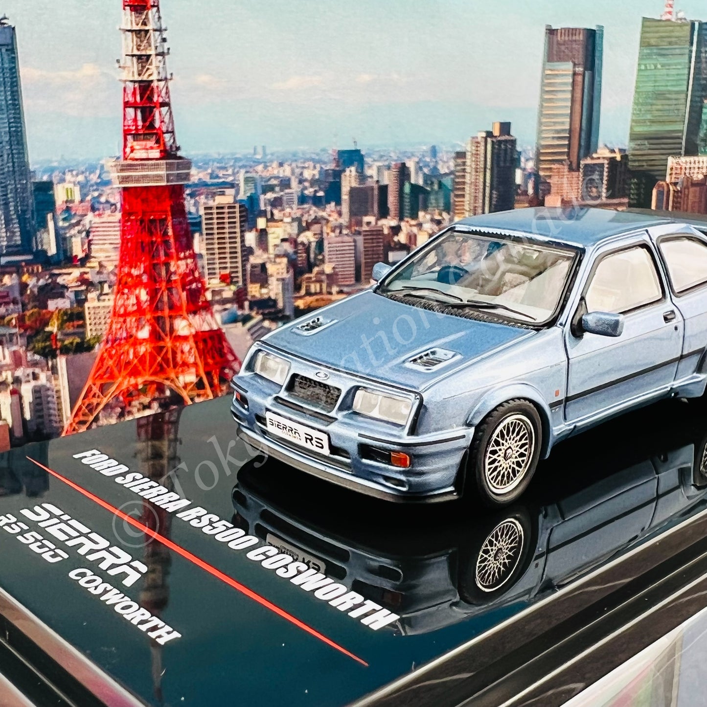 INNO64 1/64 FORD SIERRA RS500 COSWORTH 1986 Moonstone Blue W/Extra Wheels IN64-RS500-MOBL