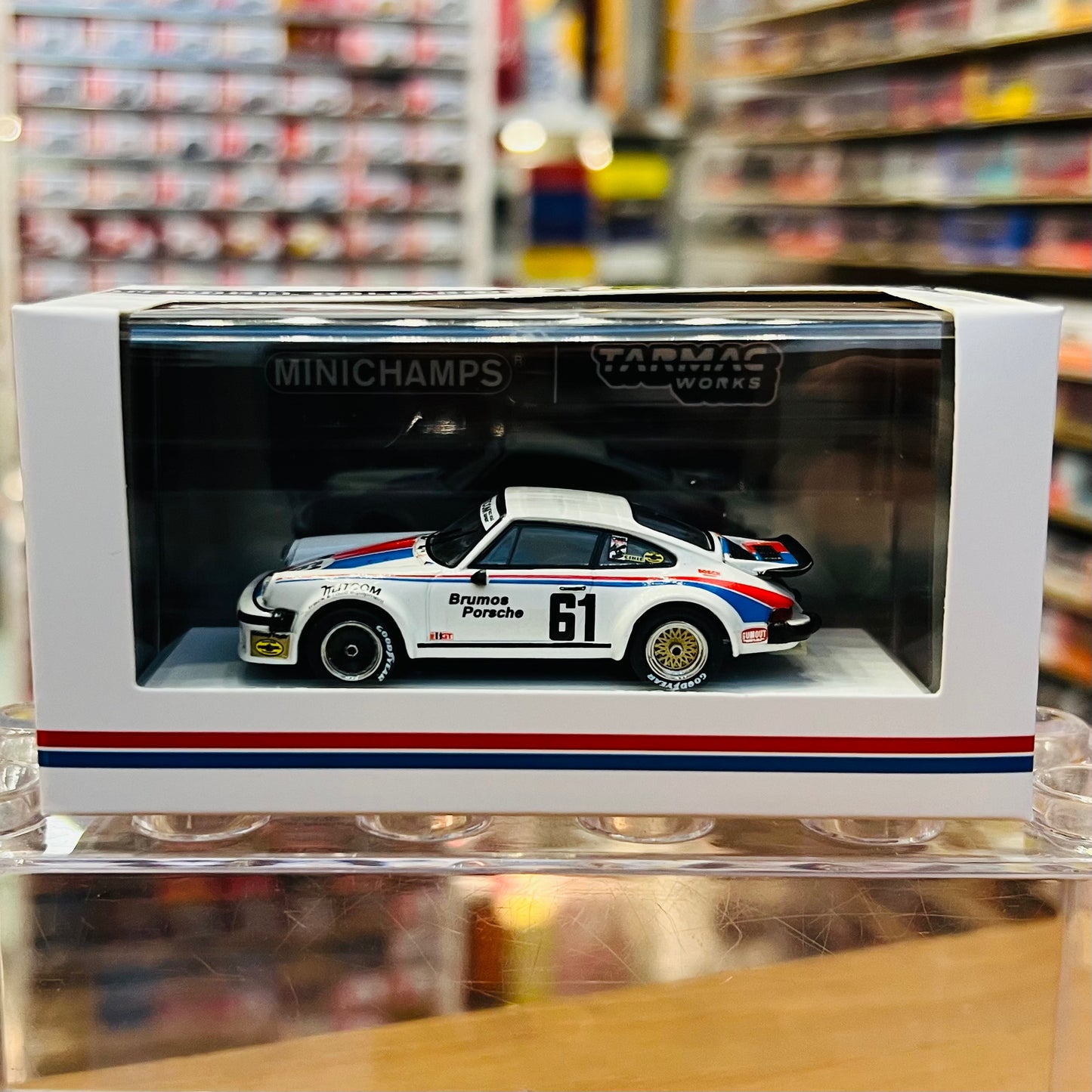 Tarmac Works x MINICHAMPS COLLAB64 1/64 Porsche 934 24h Daytona 1977 #61 T64MC-003-DAY (643776461)