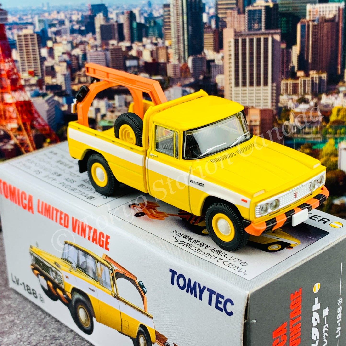 Tomytec Tomica Limited Vintage 1/64 Toyota Stout Wrecker (Yellow) LV-188b