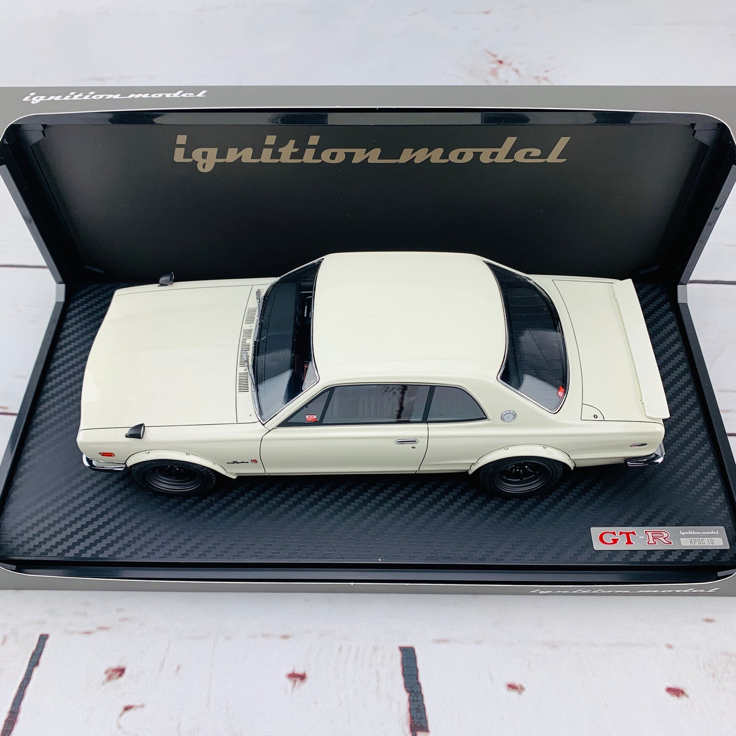 Ignition Model 1/18 Nissan Skyline 2000 GTR KPGC10 White IG1787