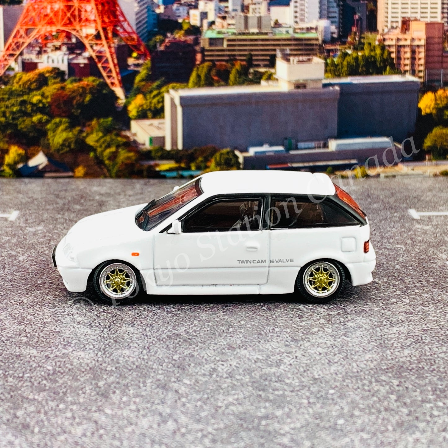 BM CREATIONS JUNIOR 1/64 Suzuki Swift 1989 WHITE LHD with Extra Wheels, Lowering Parts 64B0028