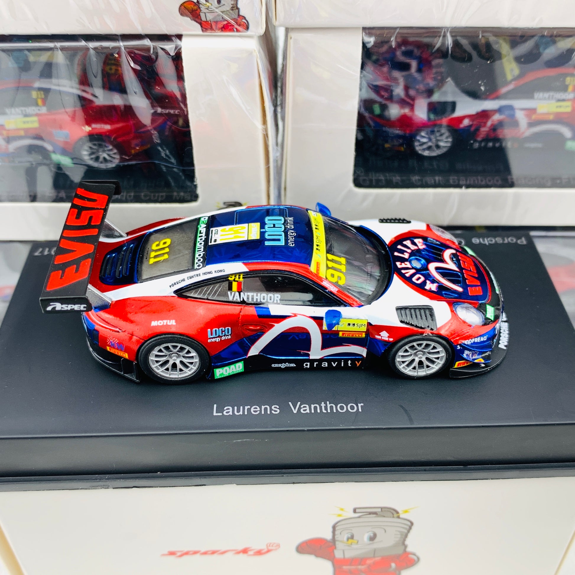 Sparky 1/64 PORSCHE GT3 R - Craft Bamboo Racing - FIA GT World Cup Macau 2017 Laurens Vanthoor Y161