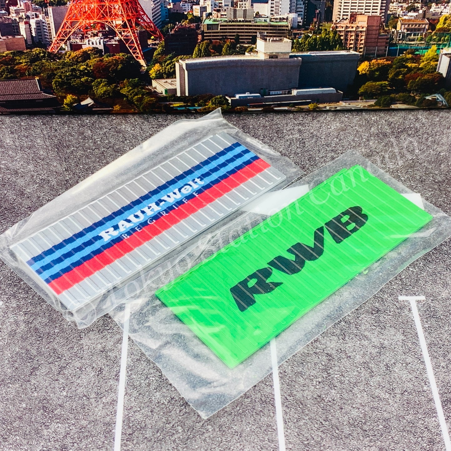 TARMAC WORKS 1/64 PARTS64 Set of 2 Containers RWB Rough Rhythm *** For both storage and display of 1/64 cars *** T64C-001-RR