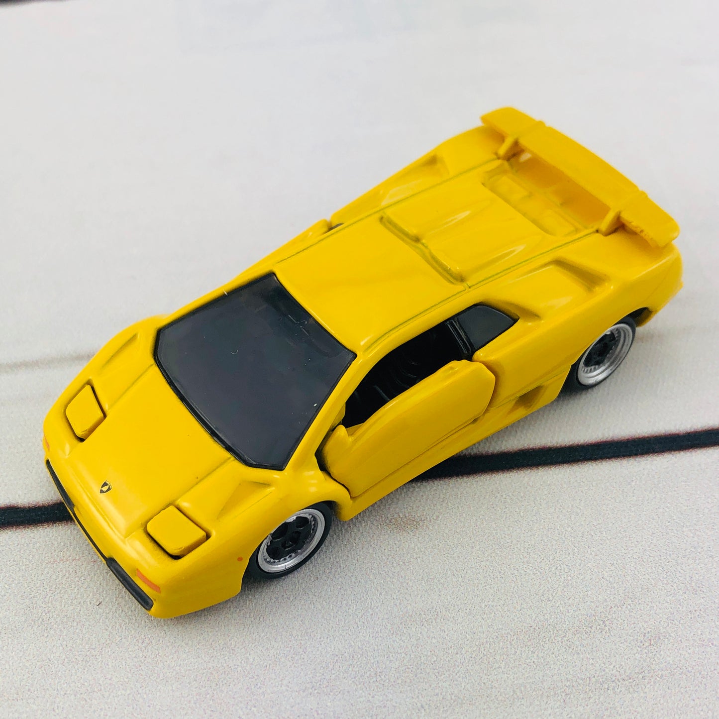 Tomica Premium 15 Lamborghini Diablo (Yellow)