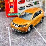 TAKARA TOMY A.R.T.S TOMICA Sign Set #6 - Nissan X-TRAIL with a road sign stand