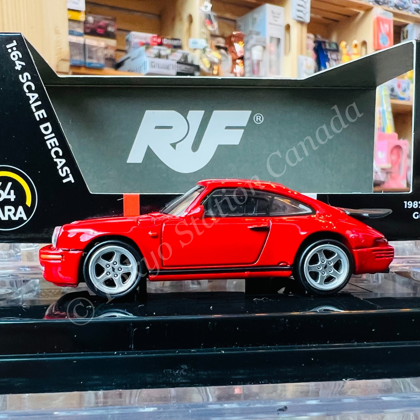 PARA64 1/64 1987 RUF CTR Guards Red LHD PA-55294