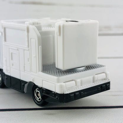 TOMICA 28 Isuzu Sign Car
