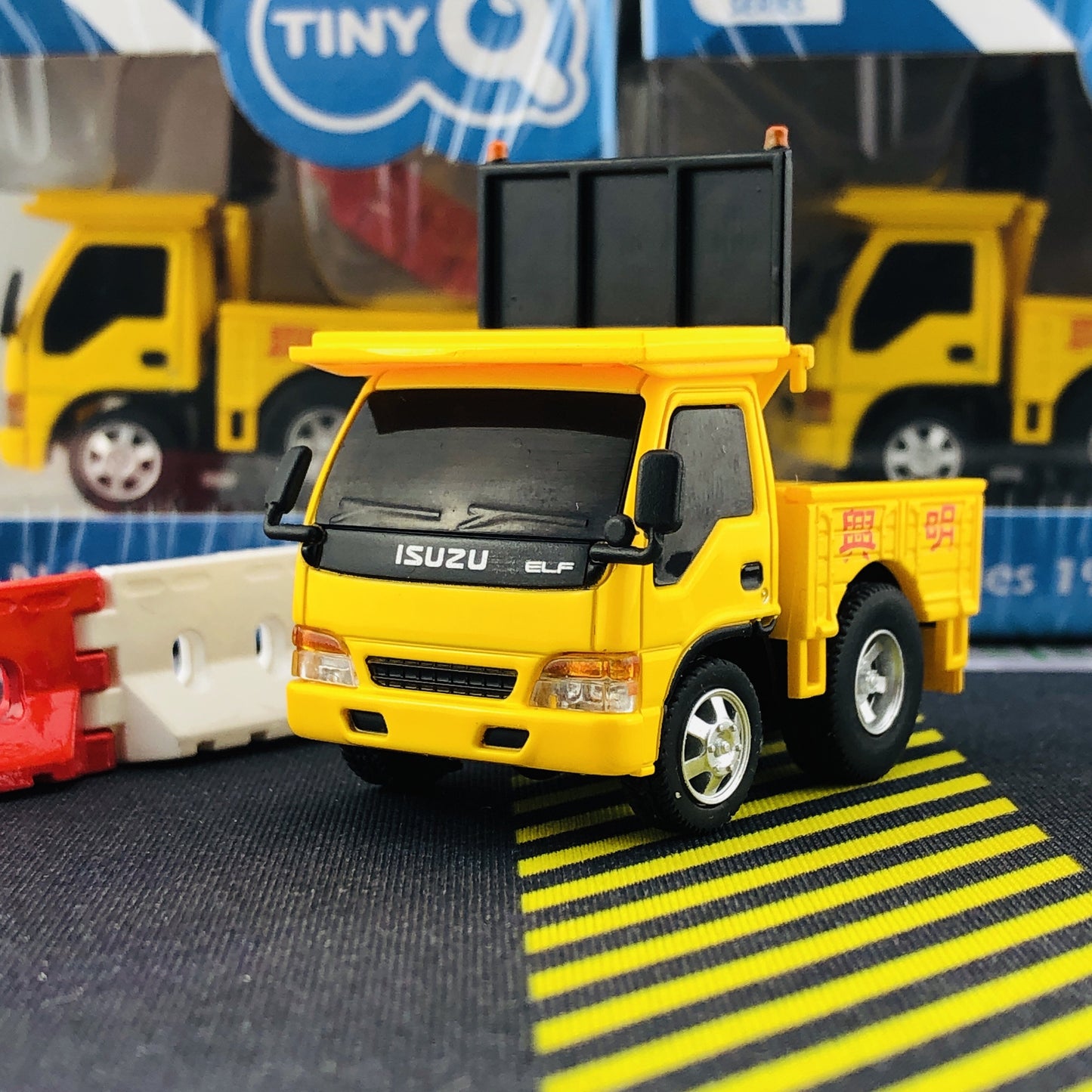 Tiny Q Pro-Series 12 - ISUZU N-Series 1993 Contruction Truck TinyQ-12a