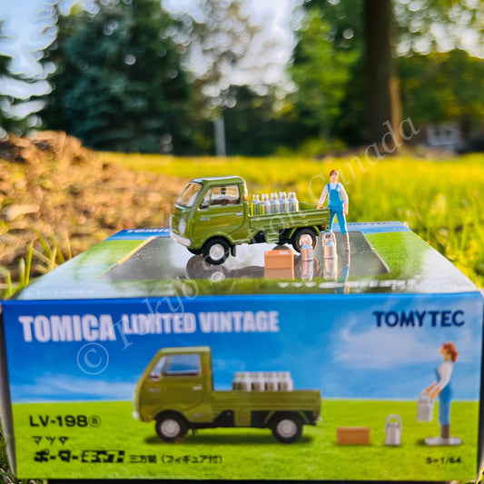 TOMYTEC Tomica Limited Vintage NEO 1/64 Mazda Porter Cab with three-way open (green) and figures LV-198a