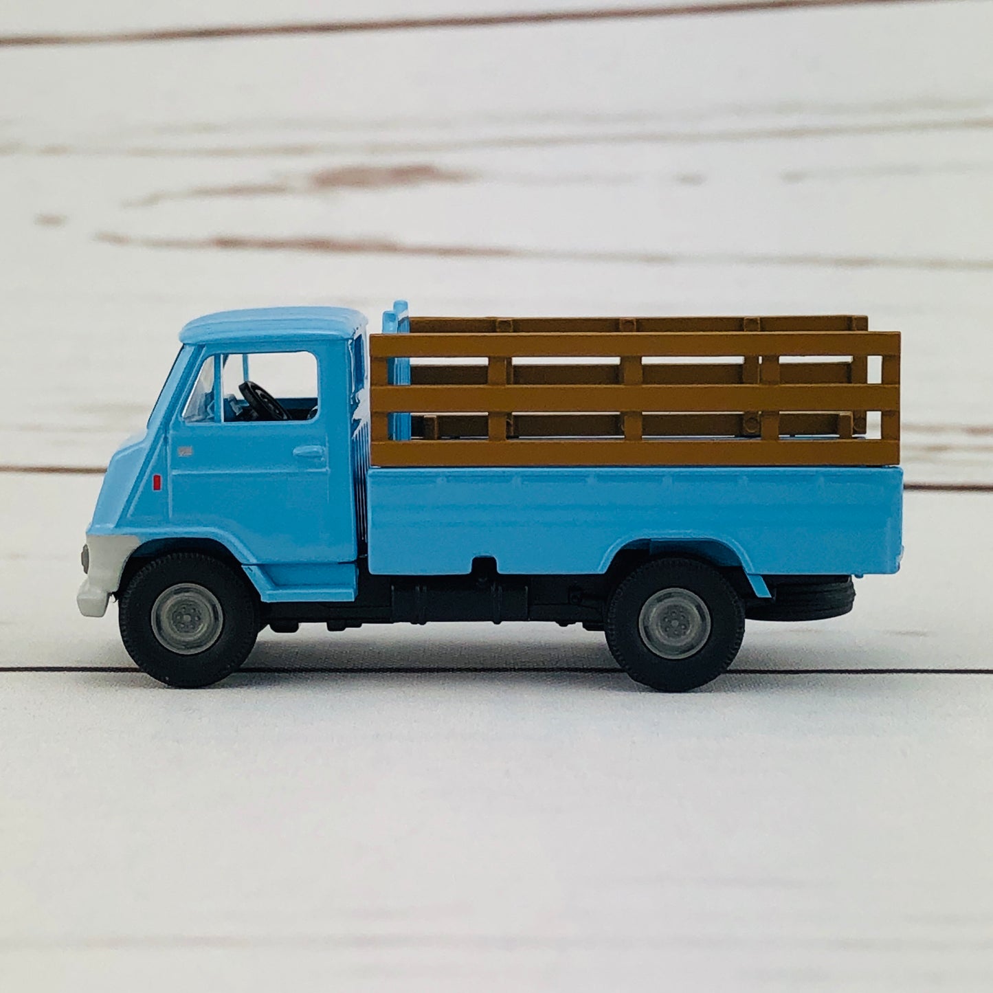 Tomica Limited Vintage Toyota Toyoace Livestock Truck LV-72b