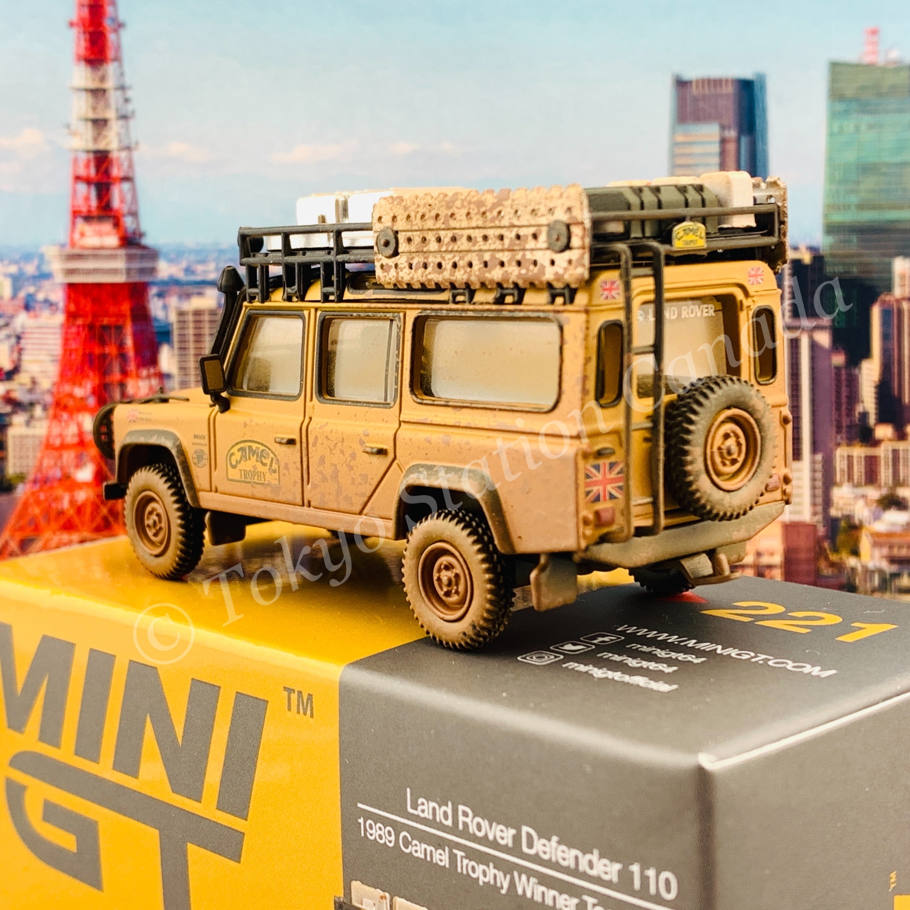 MINI GT 1/64 Land Rover Defender 110 (1989 Camel Trophy Winner