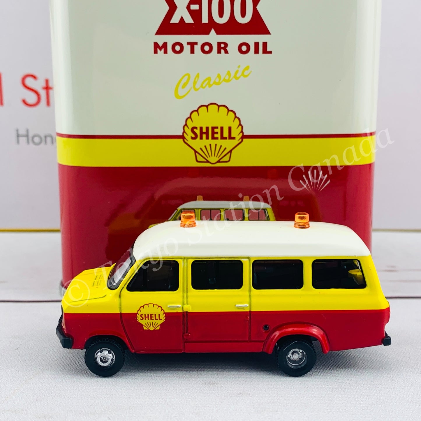 Tiny 微影 Hong Kong Shell 1960's Van with Shell X-100 Motor Oil Can ATC65109