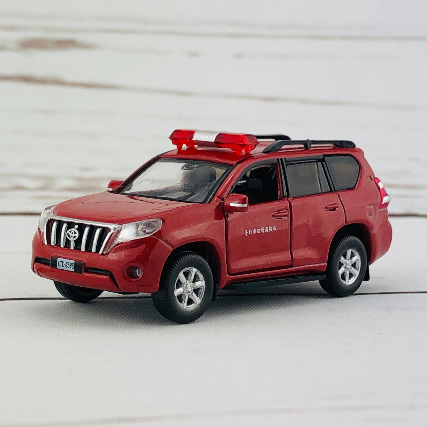 TINY 微影  TW3 Toyota Prado Taipei City Fire Department ATC64325