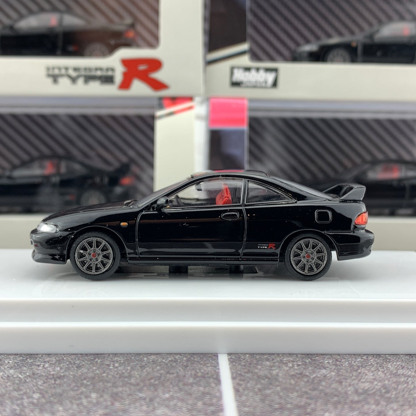 Hobby Japan 1/64 Honda Integra Type R (DC2) 1998 Starlight Black Pearl HJ641004BBK