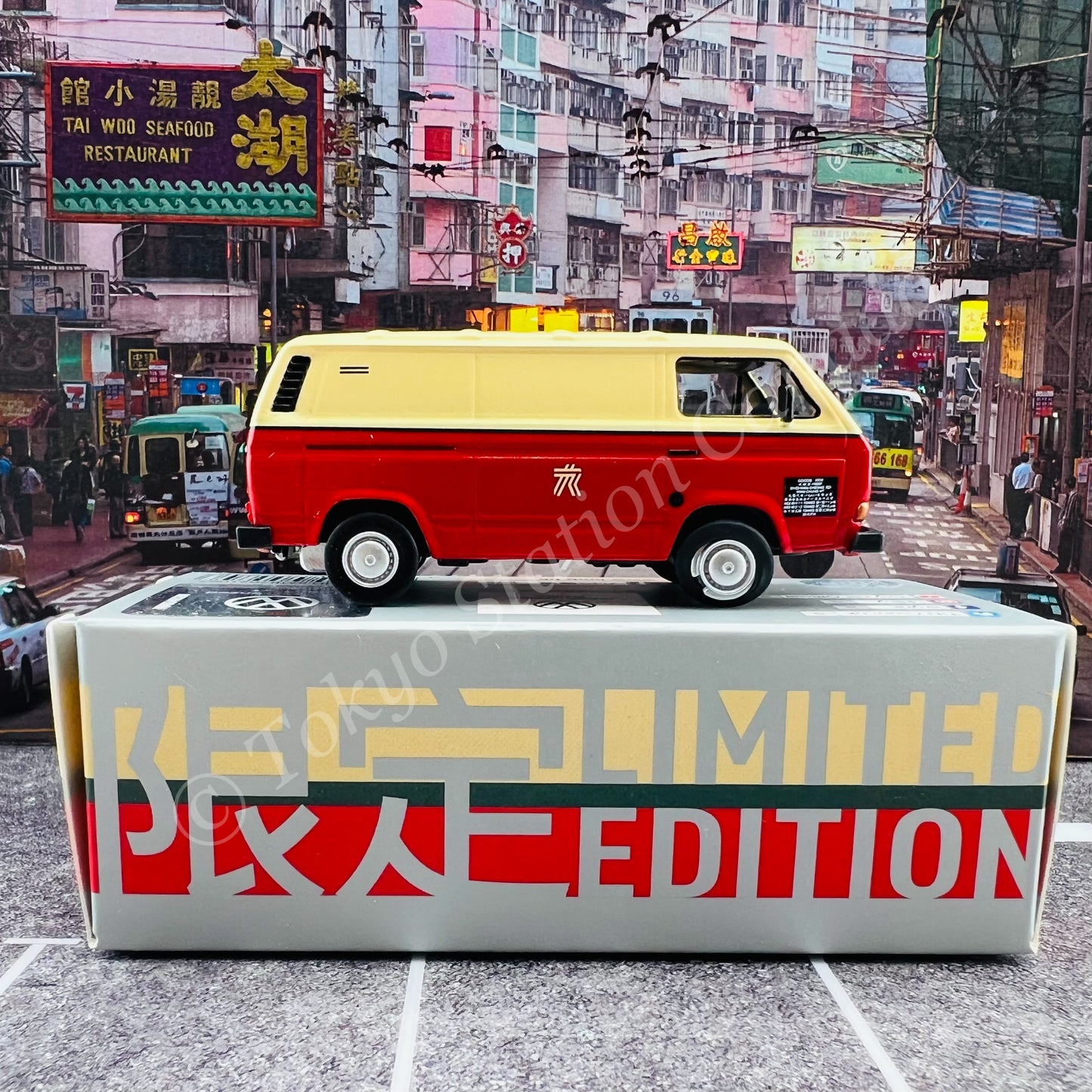 TINY 微影 x Schuco 1/64 VW T3 Transporter KMB (LIMITED EDITION 九巴限定) KMB2021067