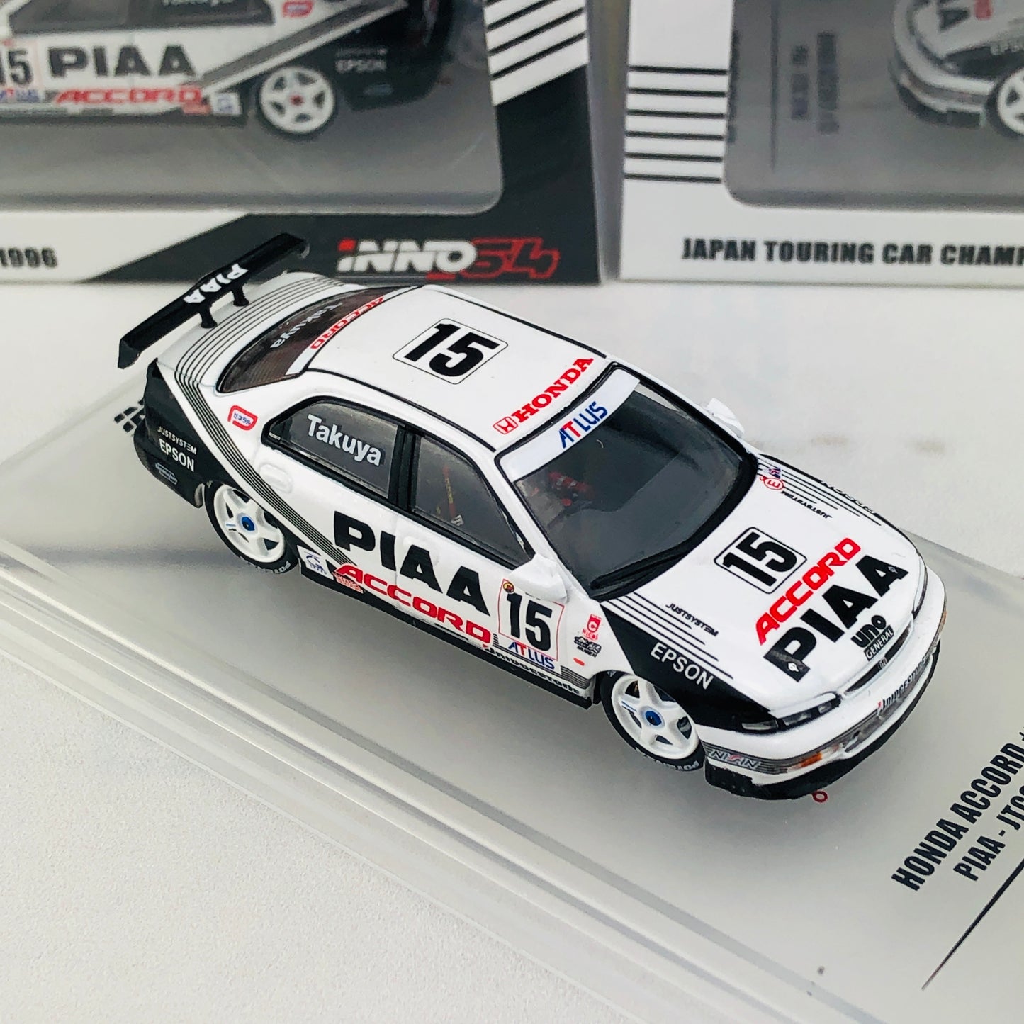 INNO64 1/64 HONDA ACCORD #15 "PIAA" JTCC 1996 IN64-CD6-PI96