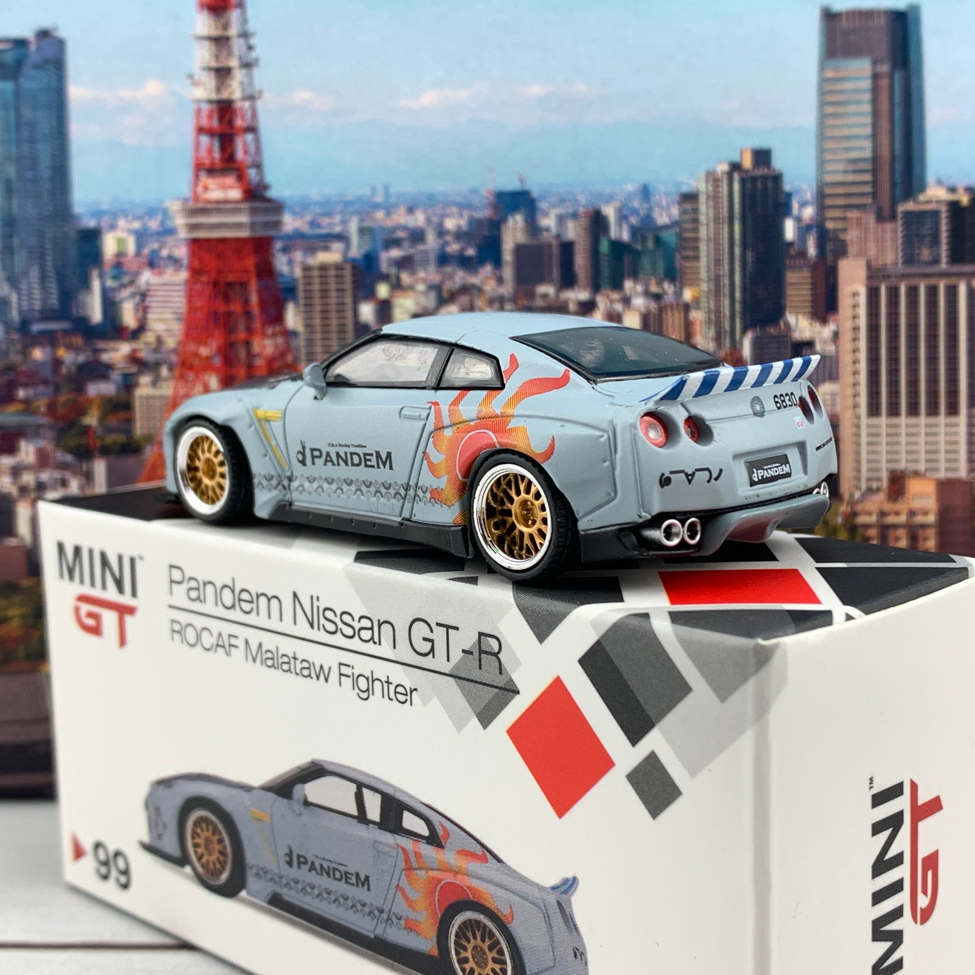 MINI GT 1/64 Pandem Nissan GTR (R35) ROCAF Malataw Fighter LHD Taiwan Exclusive MGT00099-L