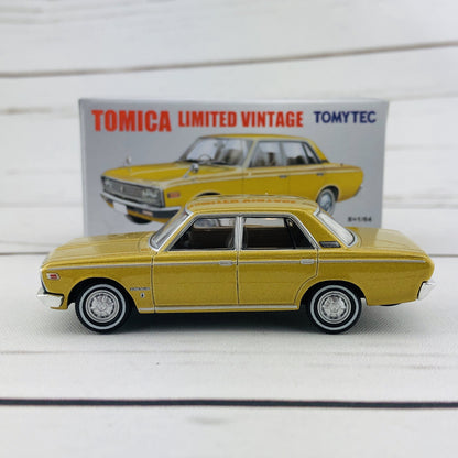 Tomica Limited Vintage 1/64 Toyopet Crown (1969) LV-181a