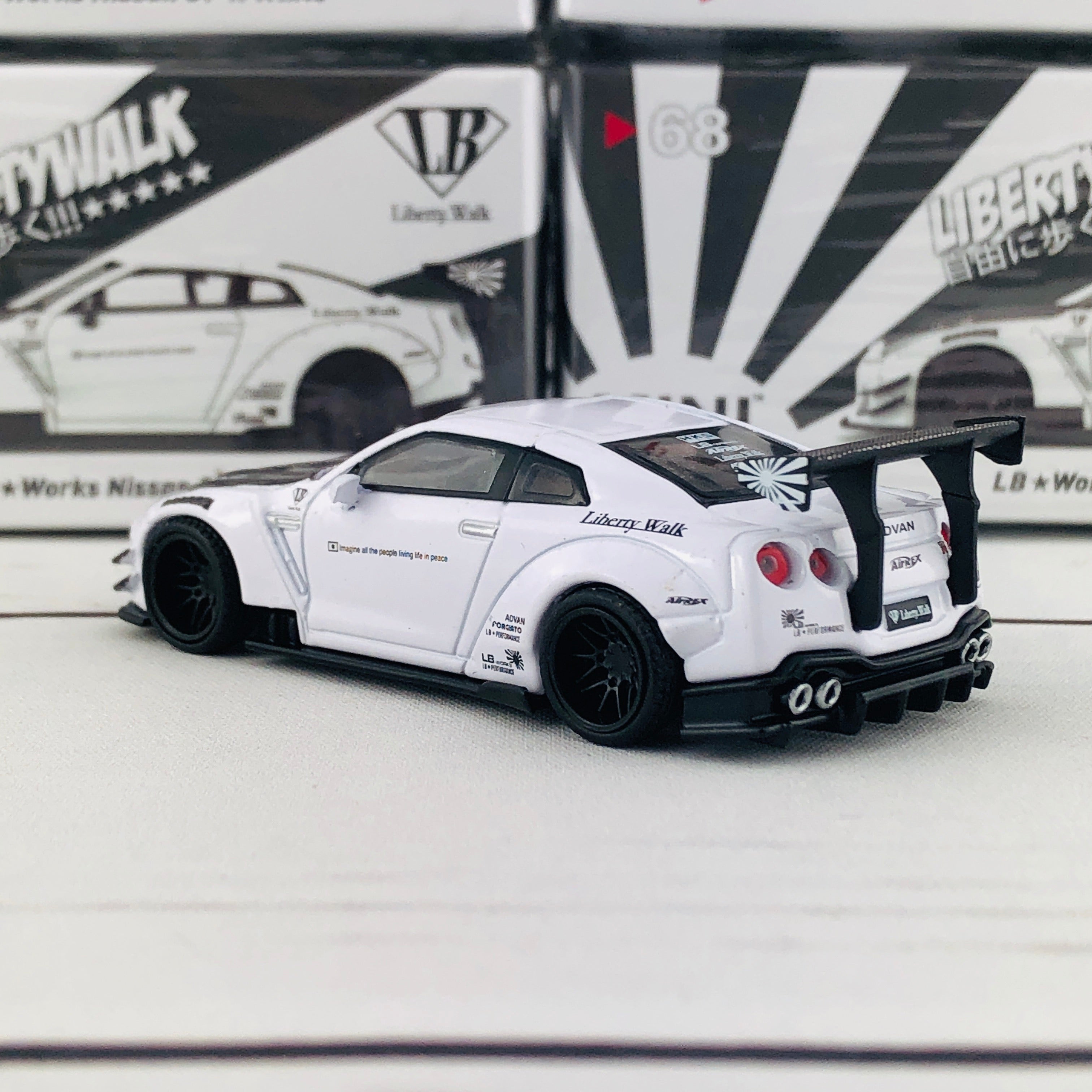 MINI GT 1/64 LB☆WORKS Nissan GT-R R35 Type 2 Rear Wing ver 3