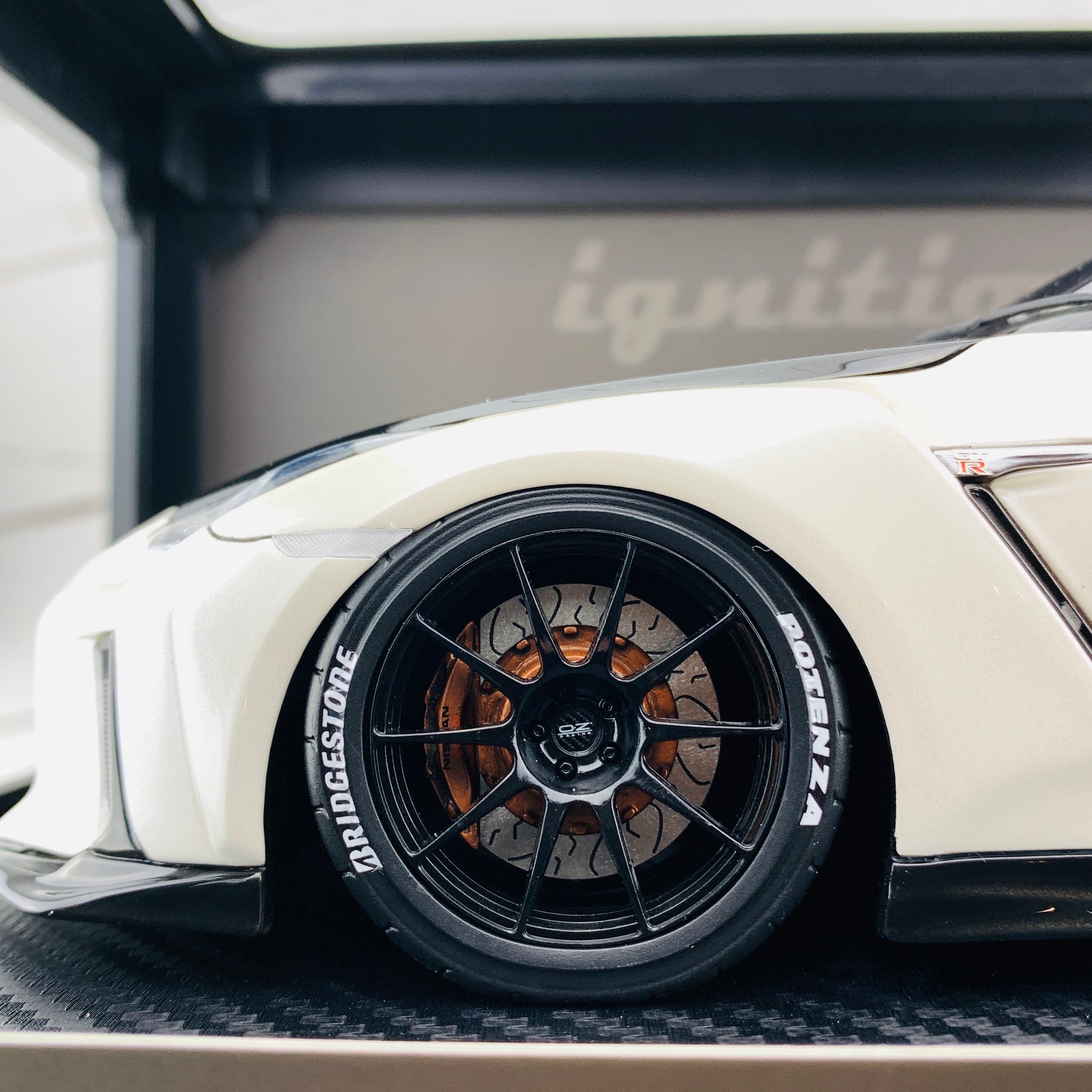 Ignition Model 1/18 TOP SECRET Nissan GTR R35 White Pearl IG1537