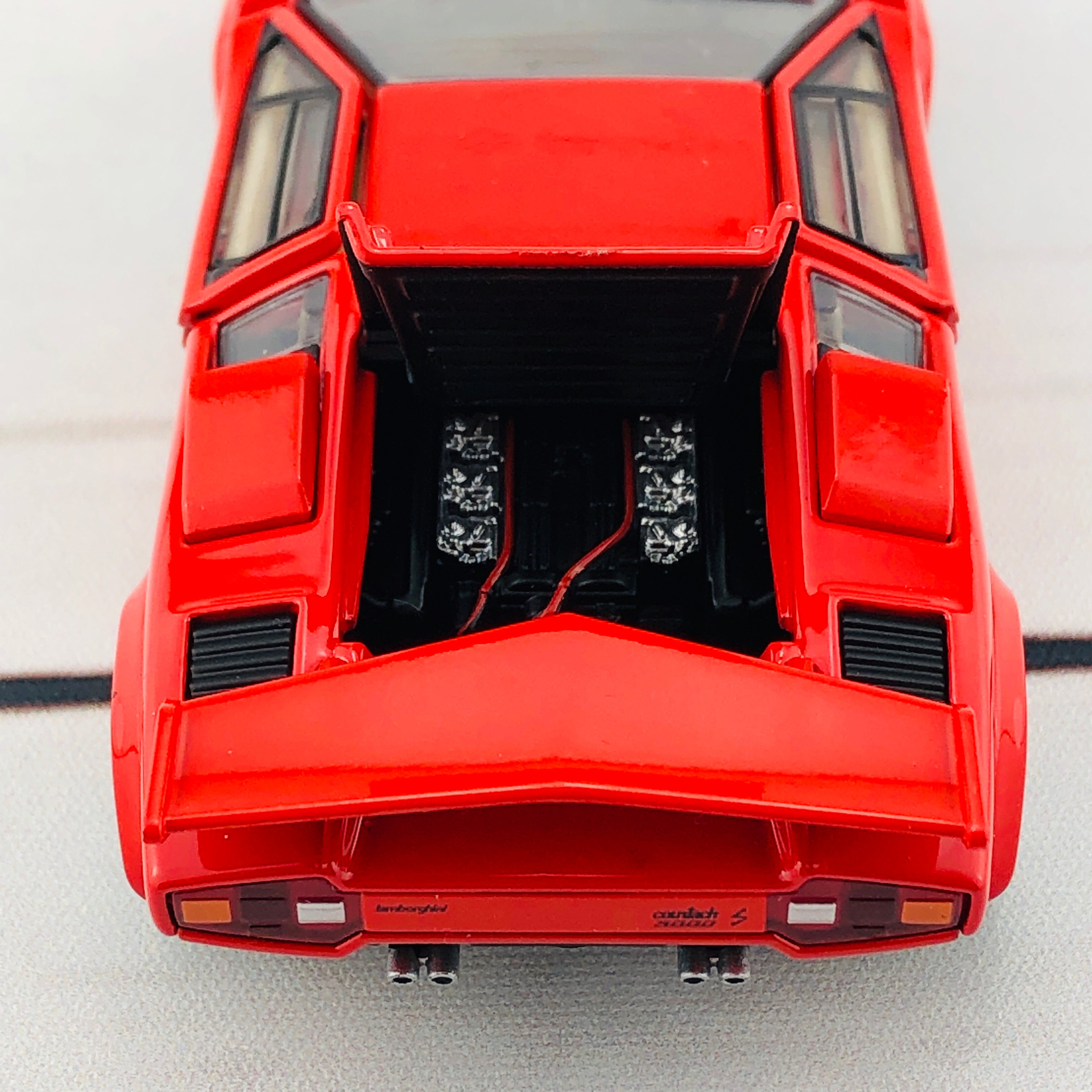 TOMICA PREMIUM RS 1/43 Lamborghini Countach LP 500 S – Tokyo Station