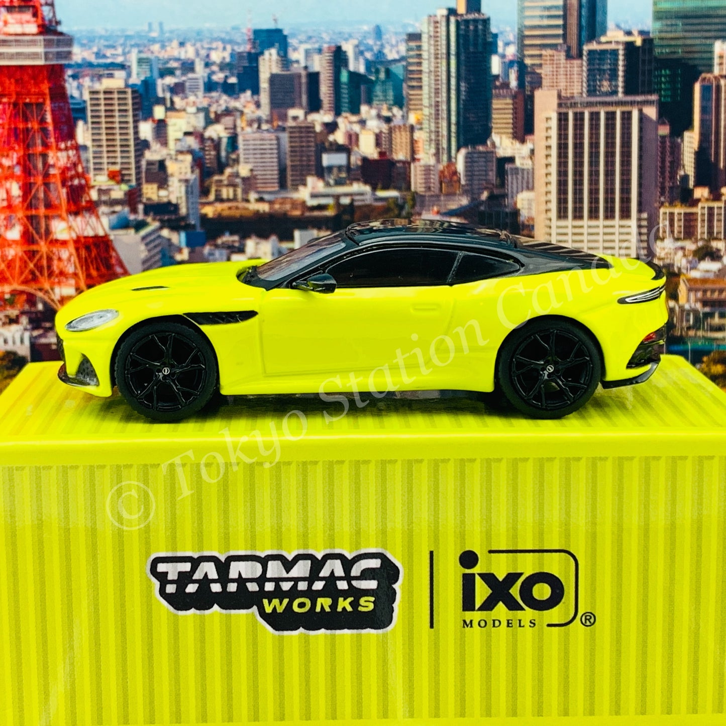TARMAC WORKS 1/64 Global64 Aston Martin DBS Superleggera Yellow Metallic T64G-004-LG