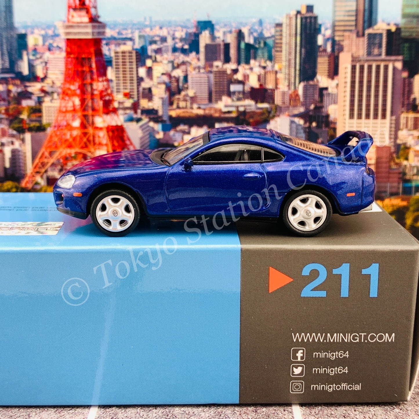 MINI GT 1/64 Toyota Supra  Blue Pearl Metallic RHD MGT00211-R