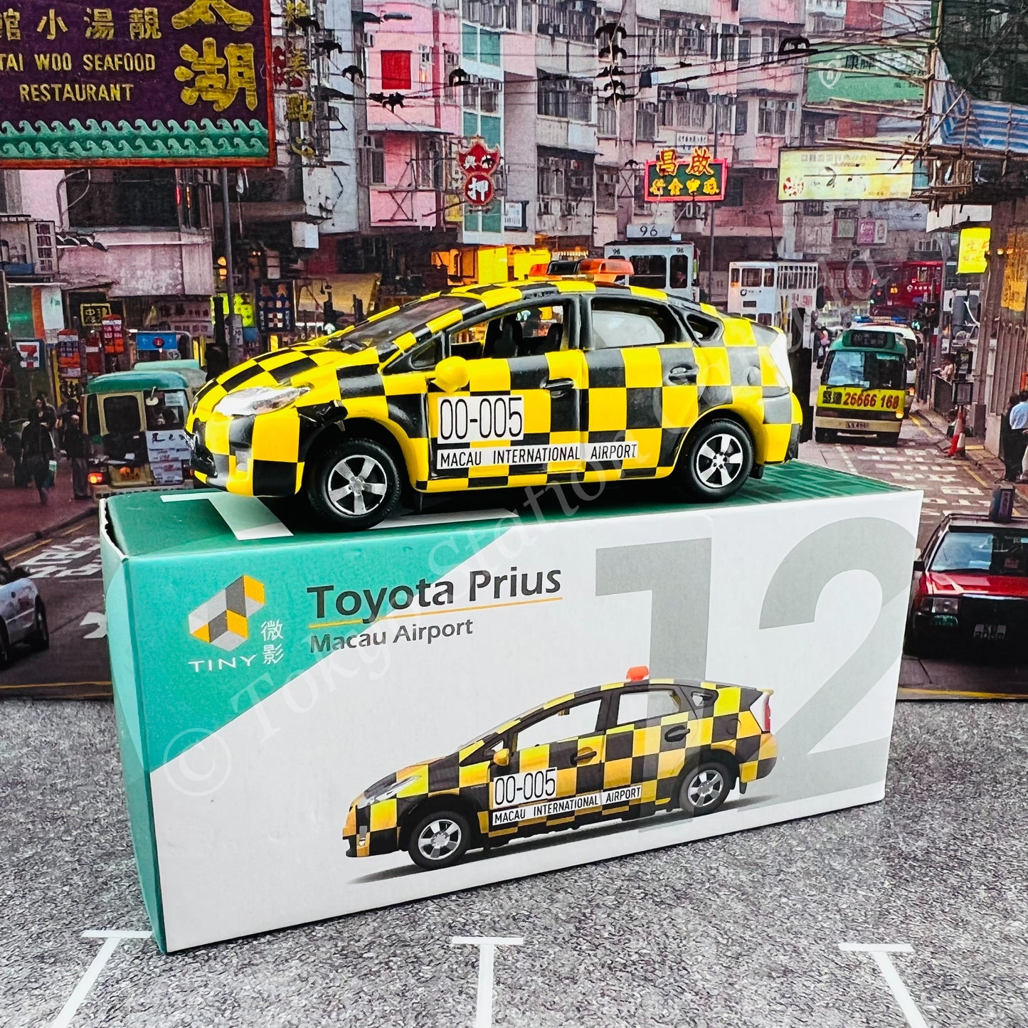 TINY 微影 MC12 Toyota Prius Macau Airport ATC64631