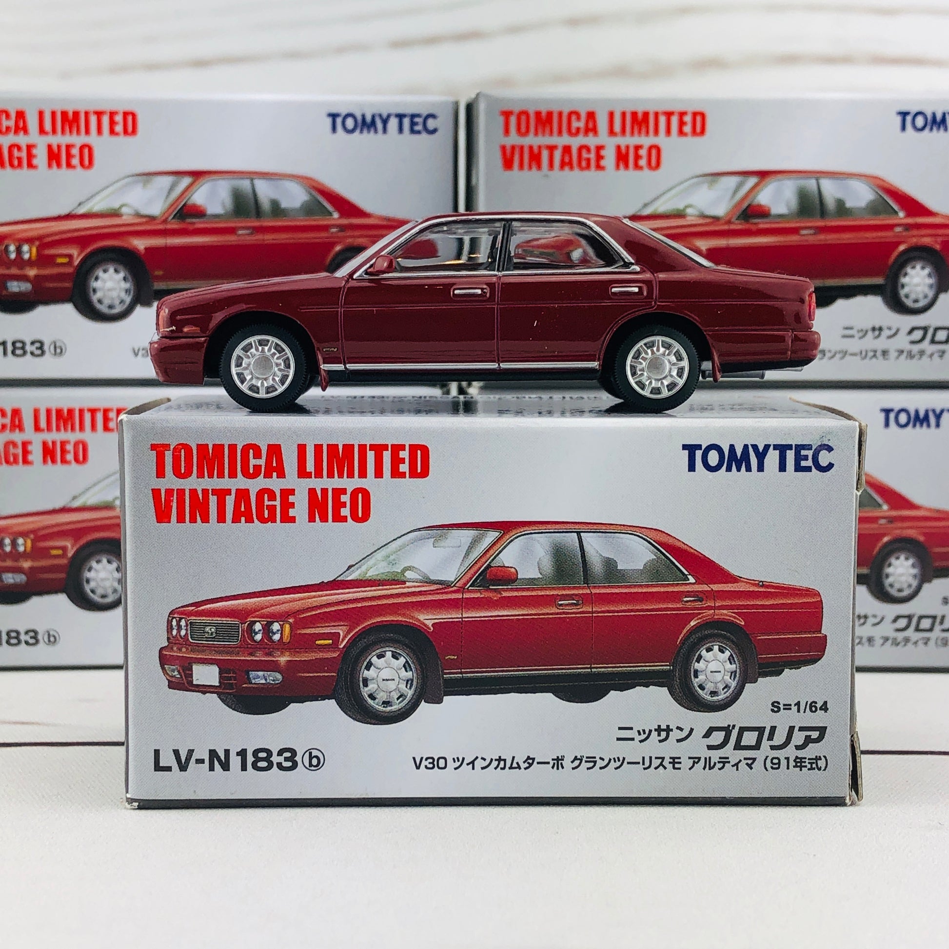 Tomica Limited Vintage 1/64 Nissan Gloria Gran Turismo Ultima (1991) LV-N183b