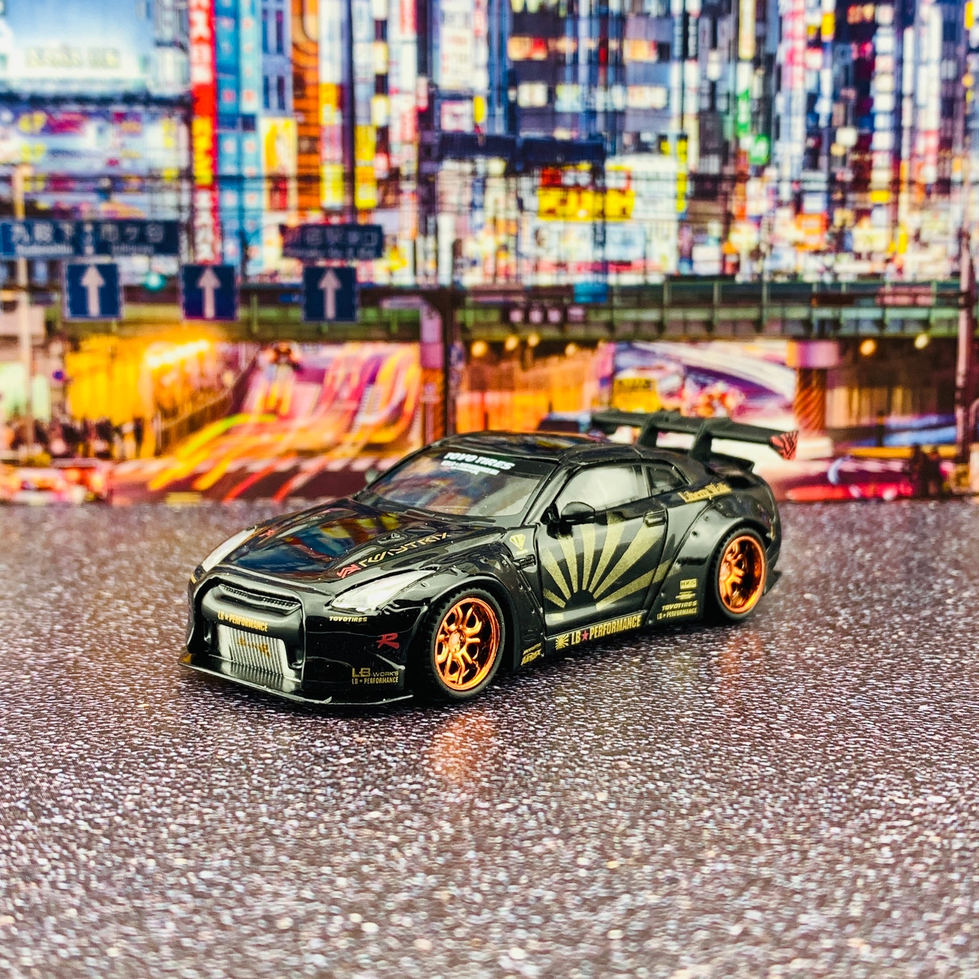 MINI GT 1/64 LB★WORKS Nissan GTR R35 Type 1 Rear Wing ver 1+2 Black w/ Copper Wheel RHD MGT00005-R